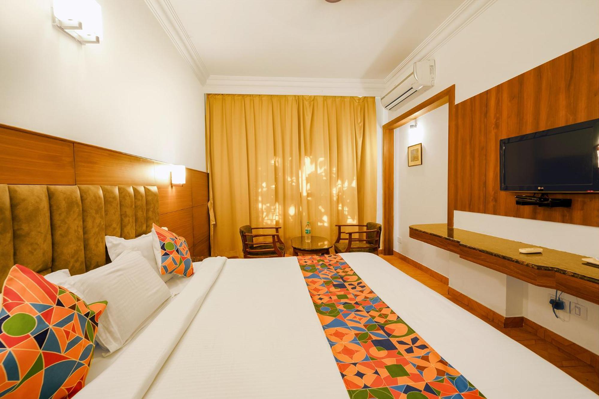 Fabhotel Royale Basant Residency - Gandhinagar Bangalore