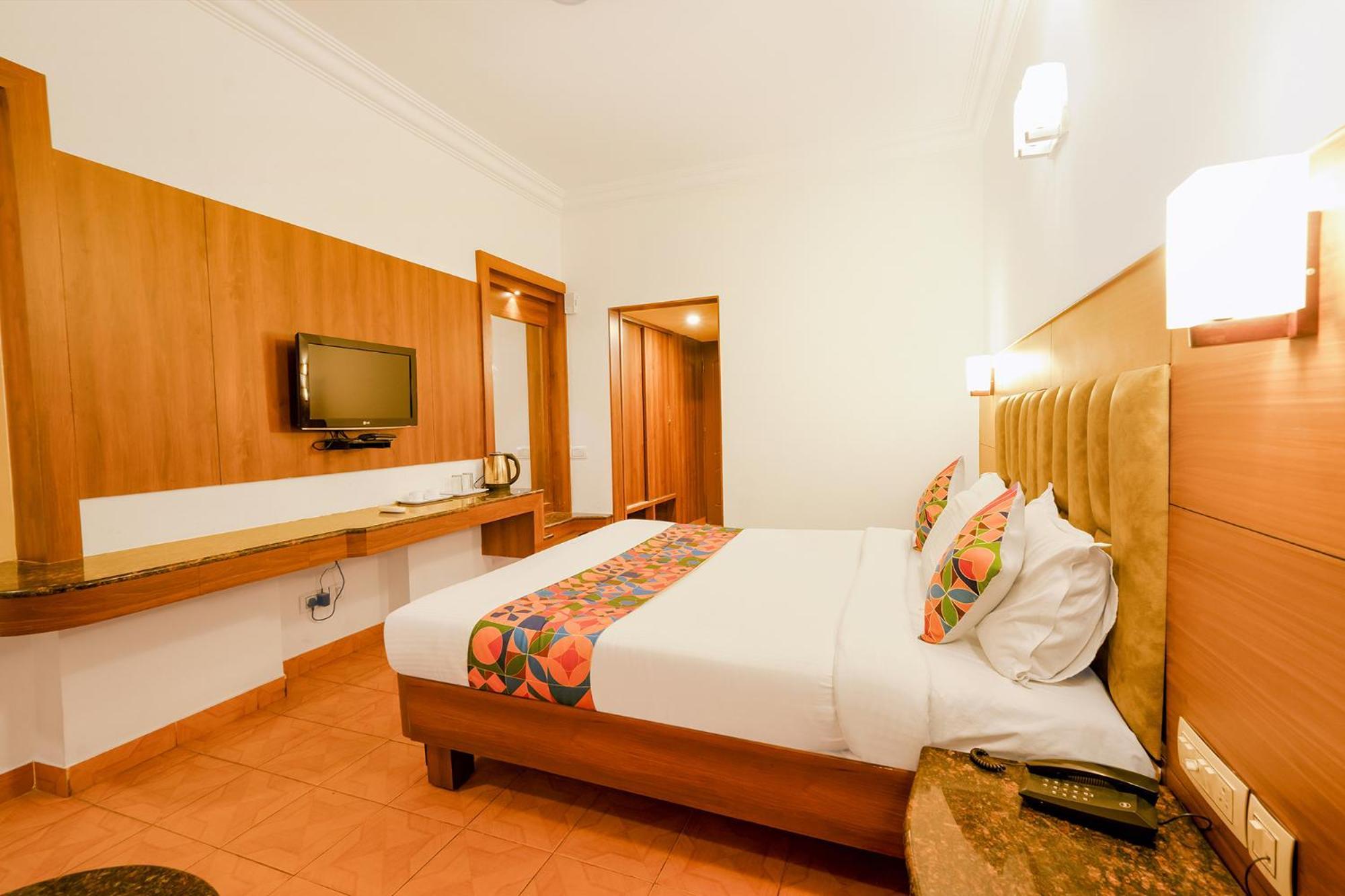 Fabhotel Royale Basant Residency - Gandhinagar 3*