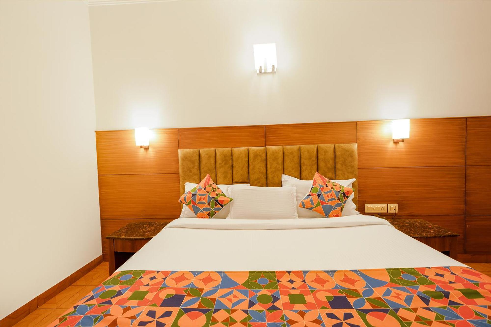 Hotel Fabhotel Royale Basant Residency - Gandhinagar