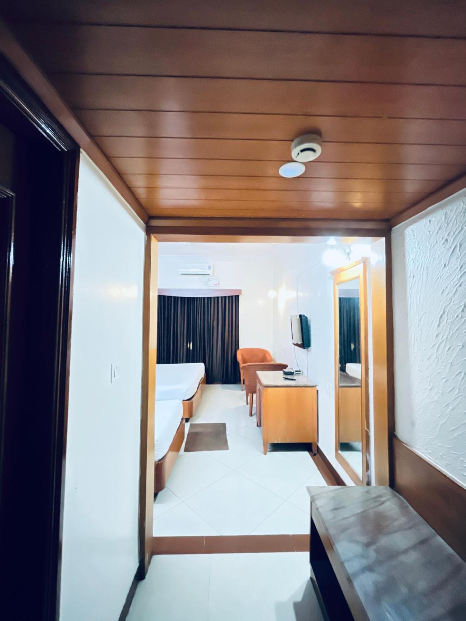 Hotel Chetan International