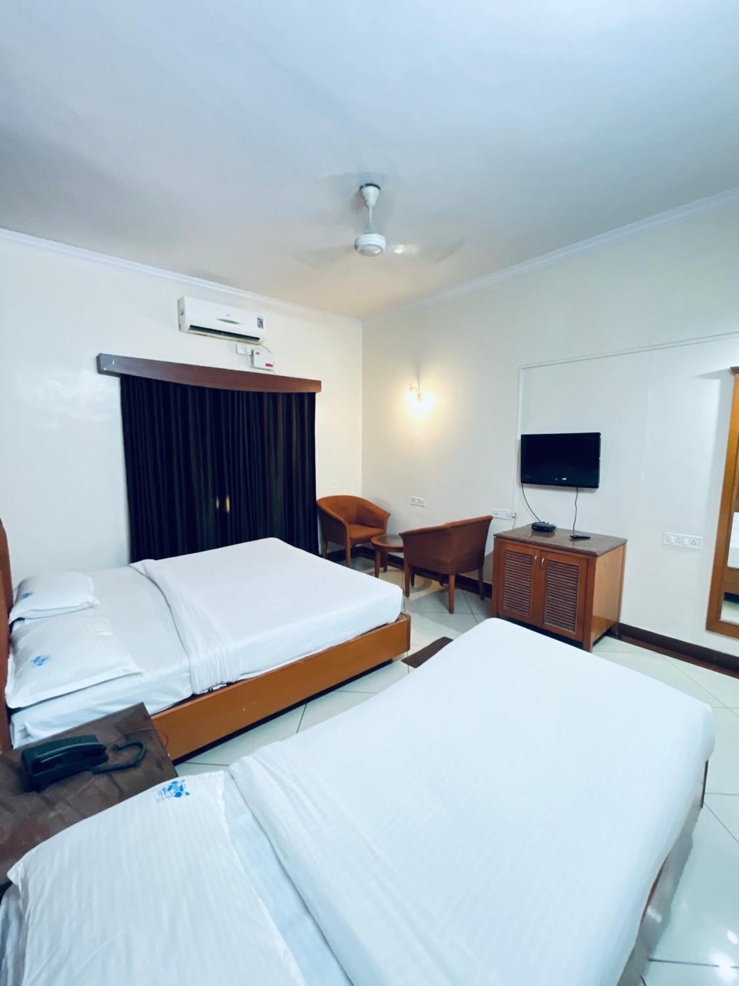 Chetan International Hotel