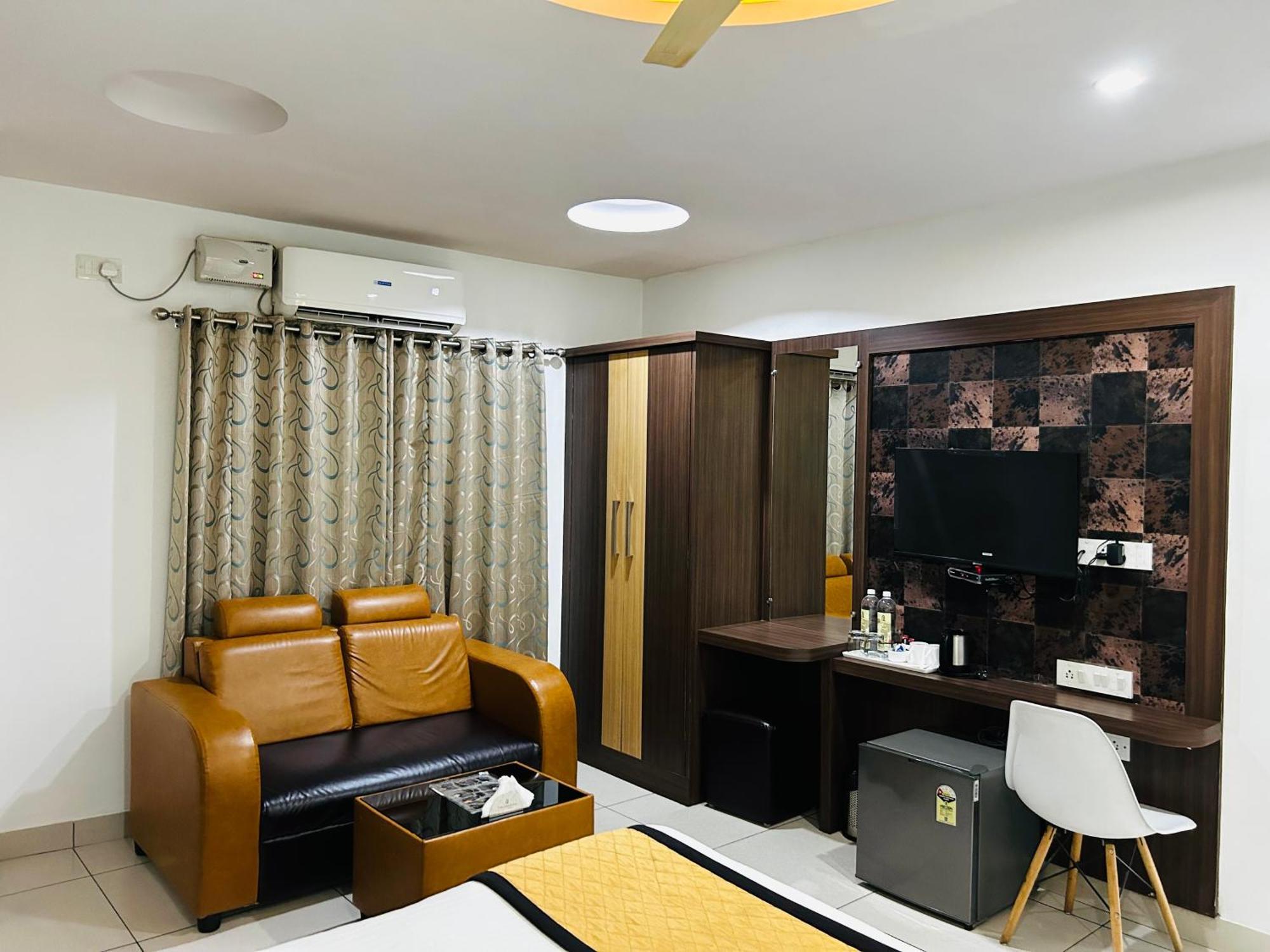The Porch Hotel/service