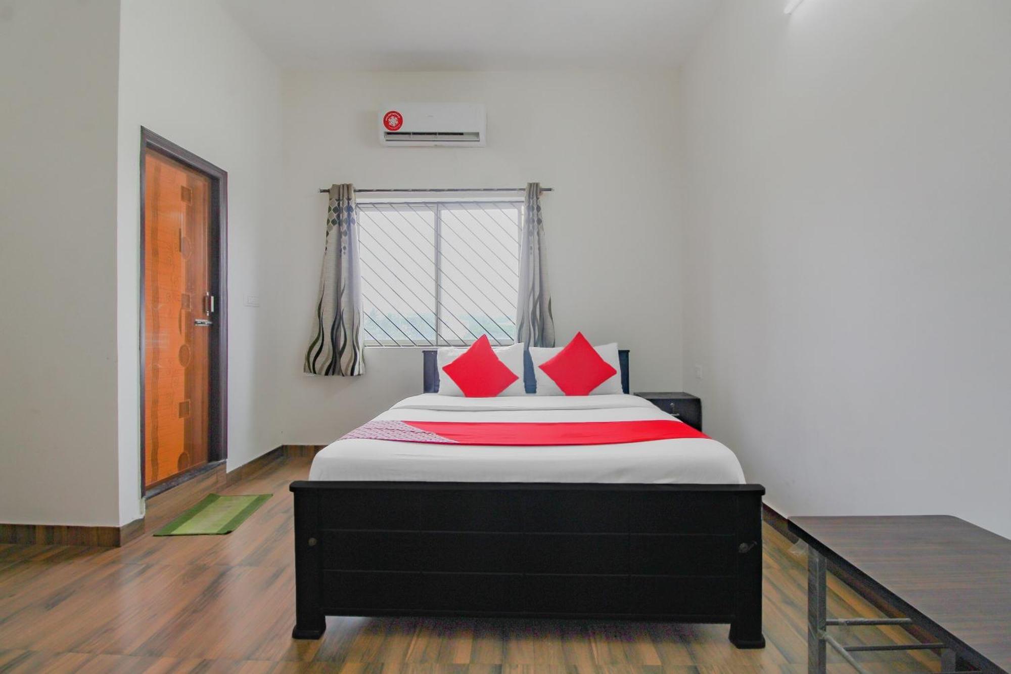 Hotel Collection O Skl Grand