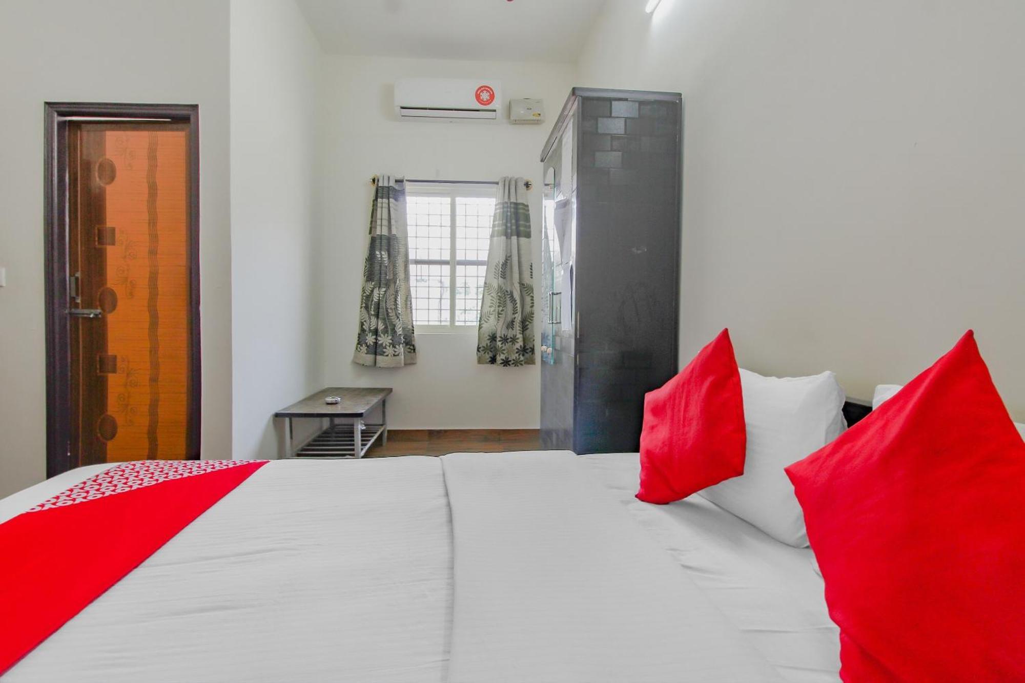 Hotel Collection O Skl Grand 3*