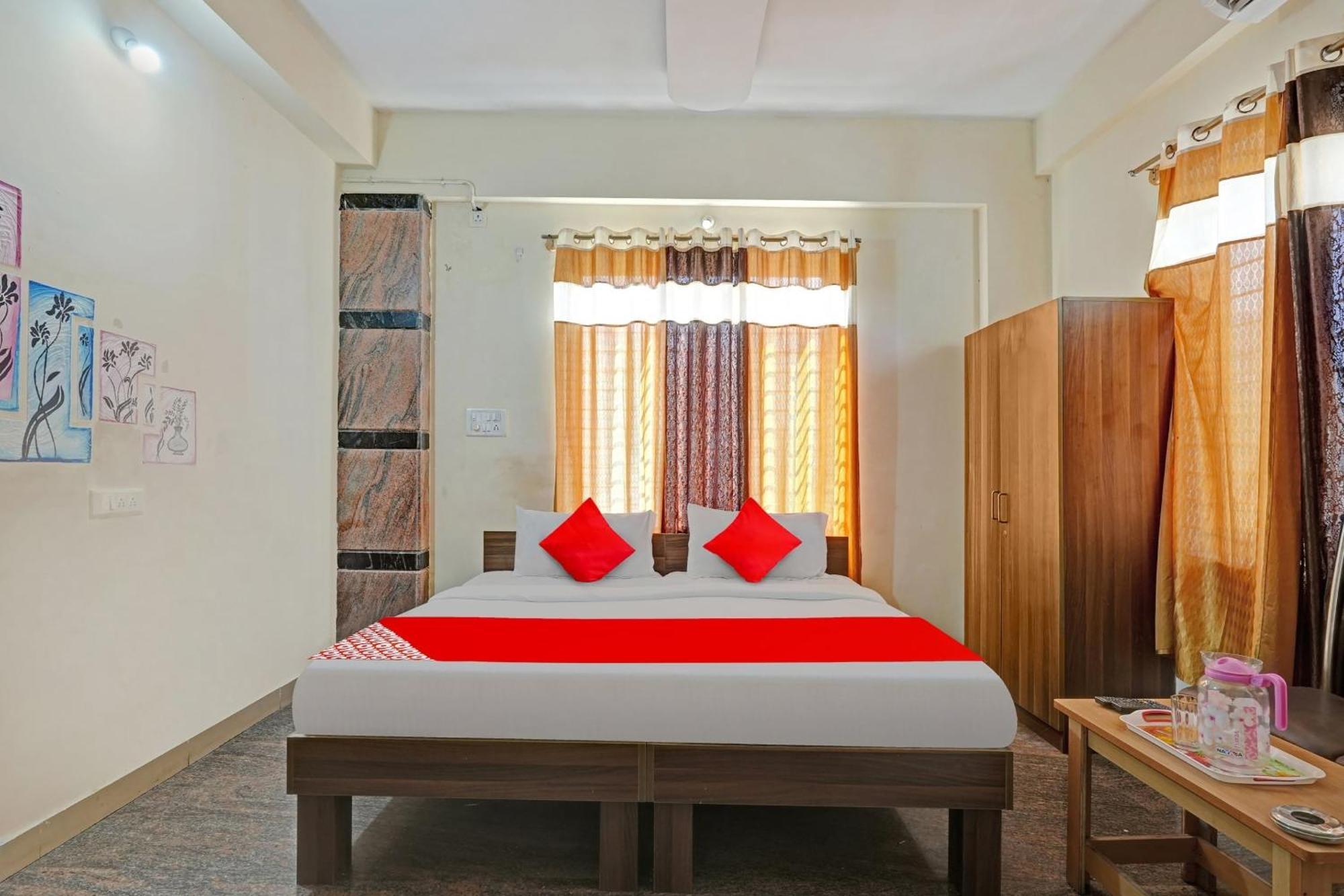 O Chalukya Comforts 3*
