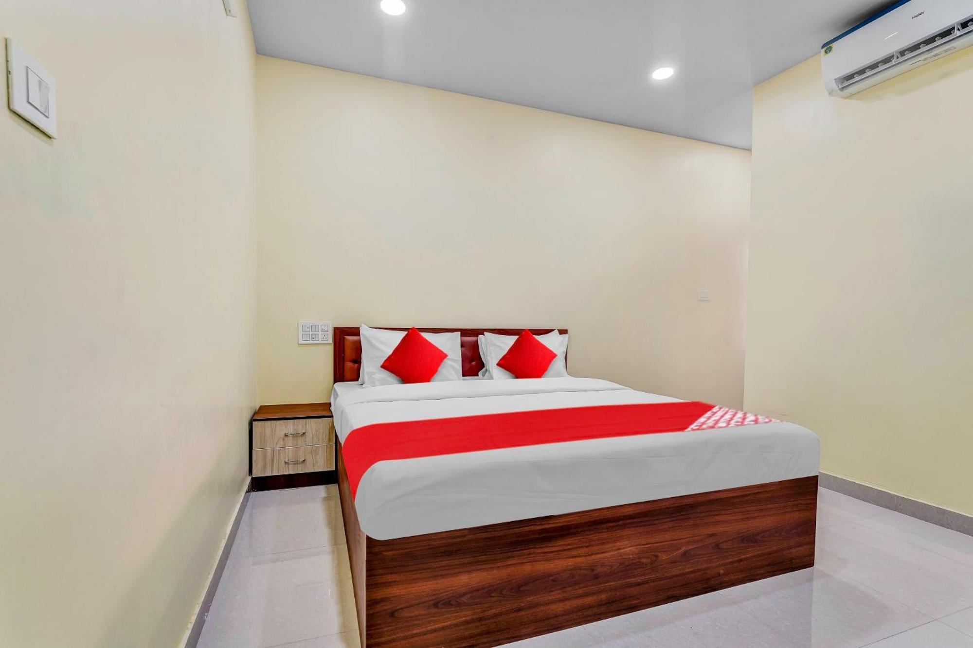 Oyo Flagship Ayodhya Hotel 3*