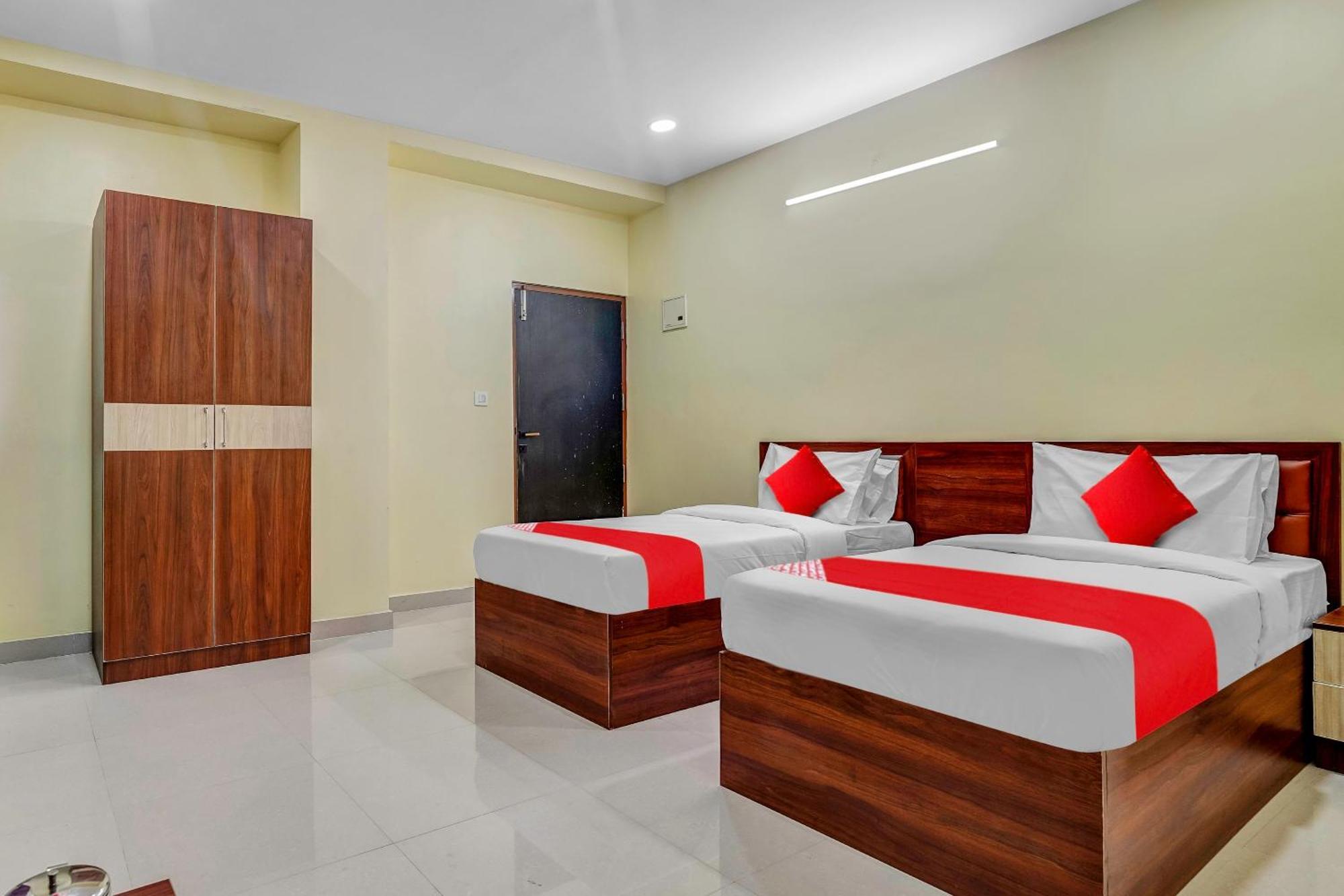 Oyo Flagship Ayodhya Hotel 3*