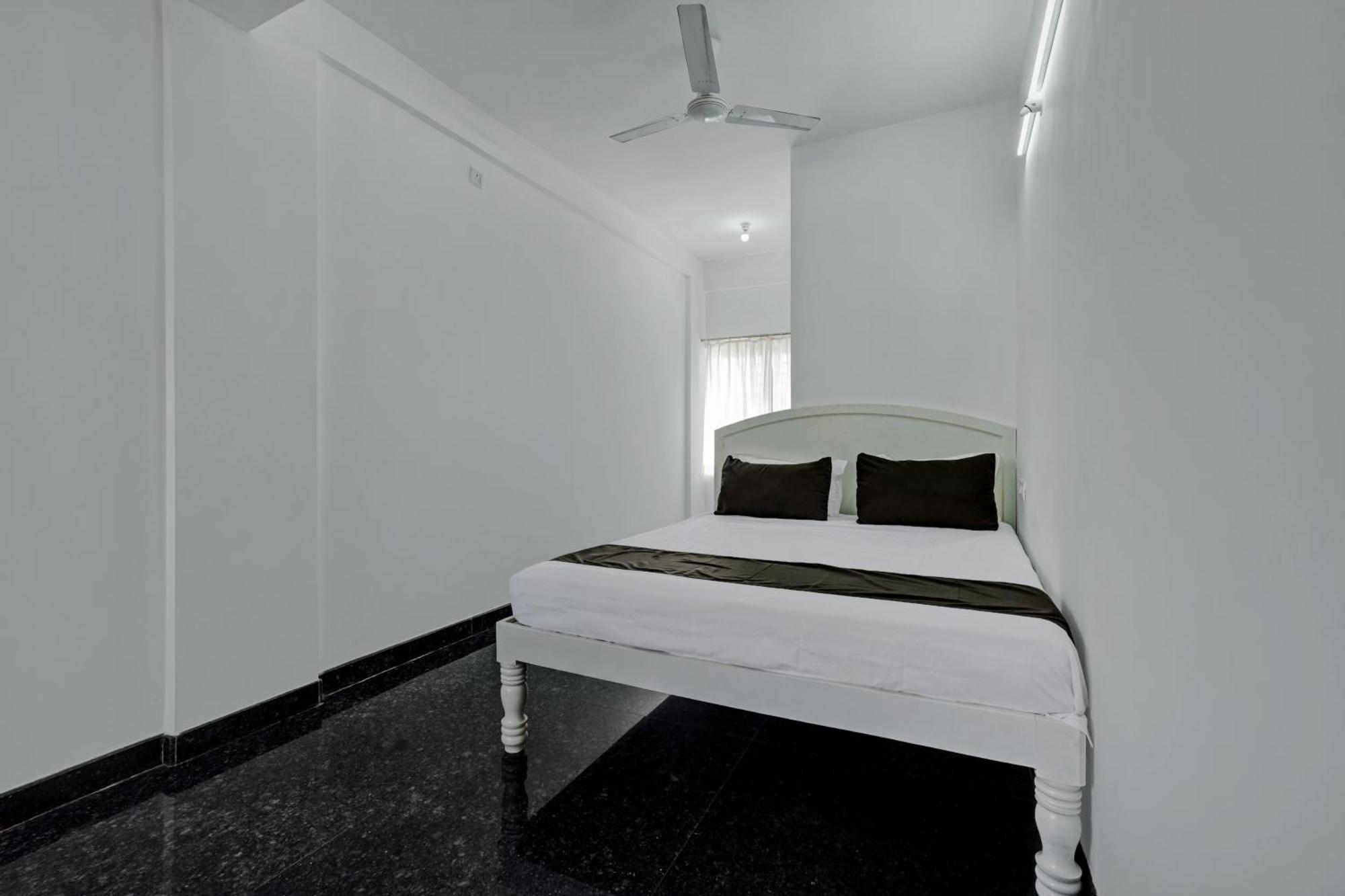 Hotel Oyo Poornima Mahal 3*