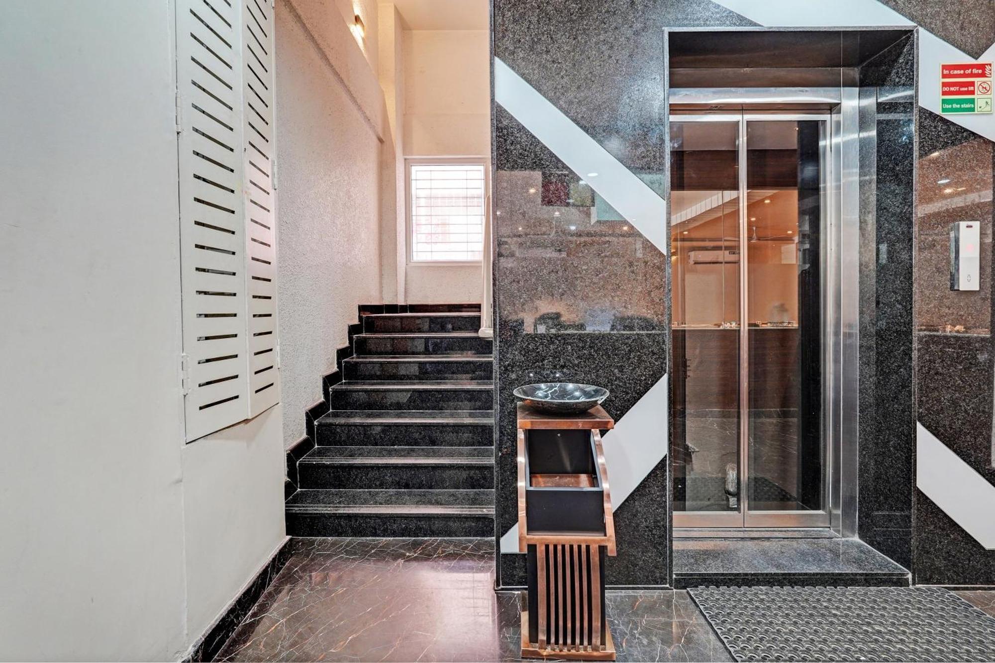 Hotel Townhouse Oak Clove Boutique Rajaji Nagar Near Lulu Mall Bangalore