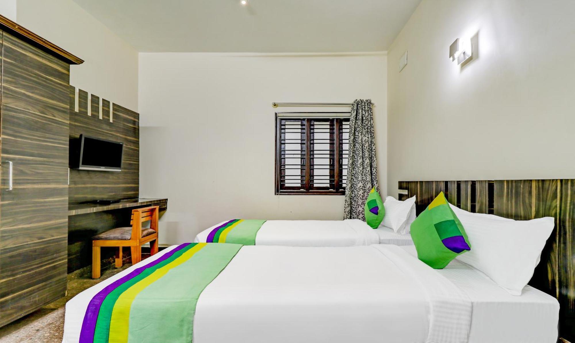 Treebo Trend Coastal Grand Hotel 3*