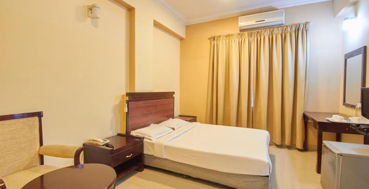 Compact Tea Pavillion Apartment