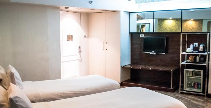 Hotel Regenta Place Bangalore, Cunningham Road Bangalore