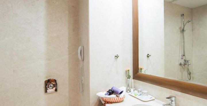 La Sara Grand Hotel 3*