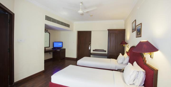 Hotel Nalapad's International 4*