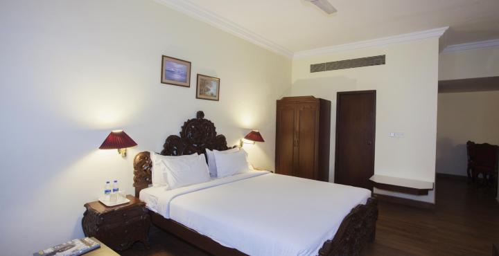 Nalapad's International Hotel