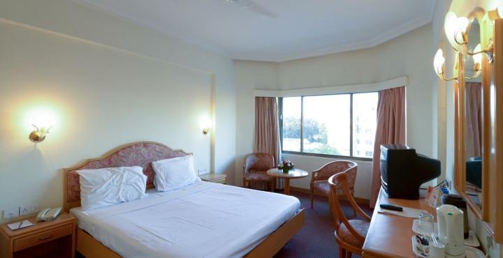 Monarch Luxur - Infantry Road 4* Bangalore