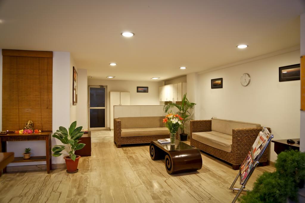 Maple Suites, Serviced