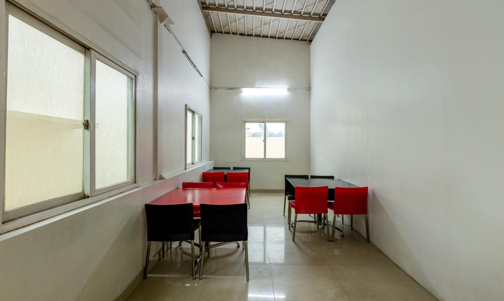 Hiland Hotel 2*