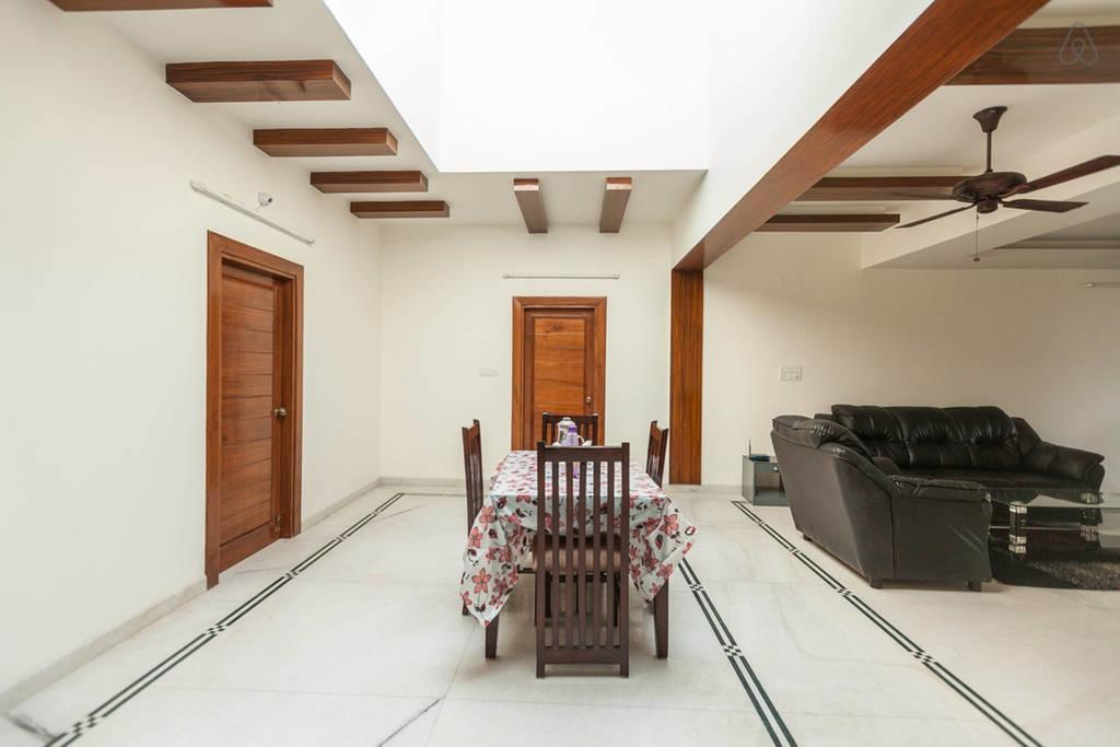 Guest house Eyrie Service Apartments Bangalore