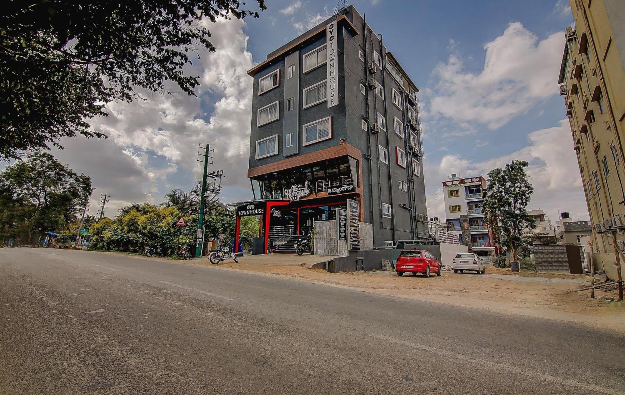 Super Townhouse Global Village Tech Park Near Kengeri Bus Terminal Metro Station Hotel