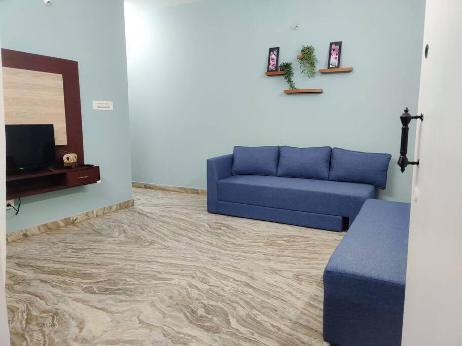 Marine Melody Manor *