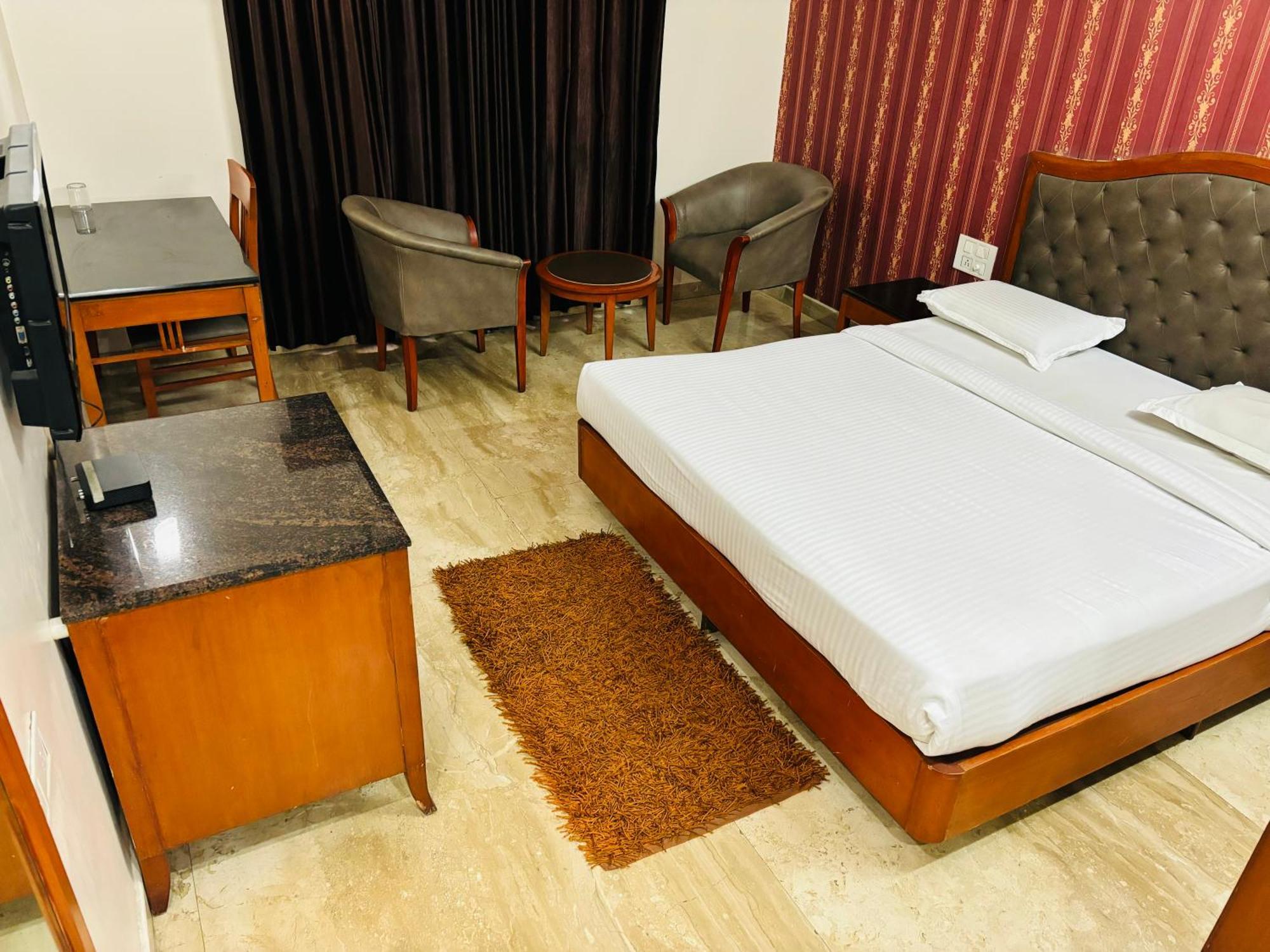 Chetan International Hotel