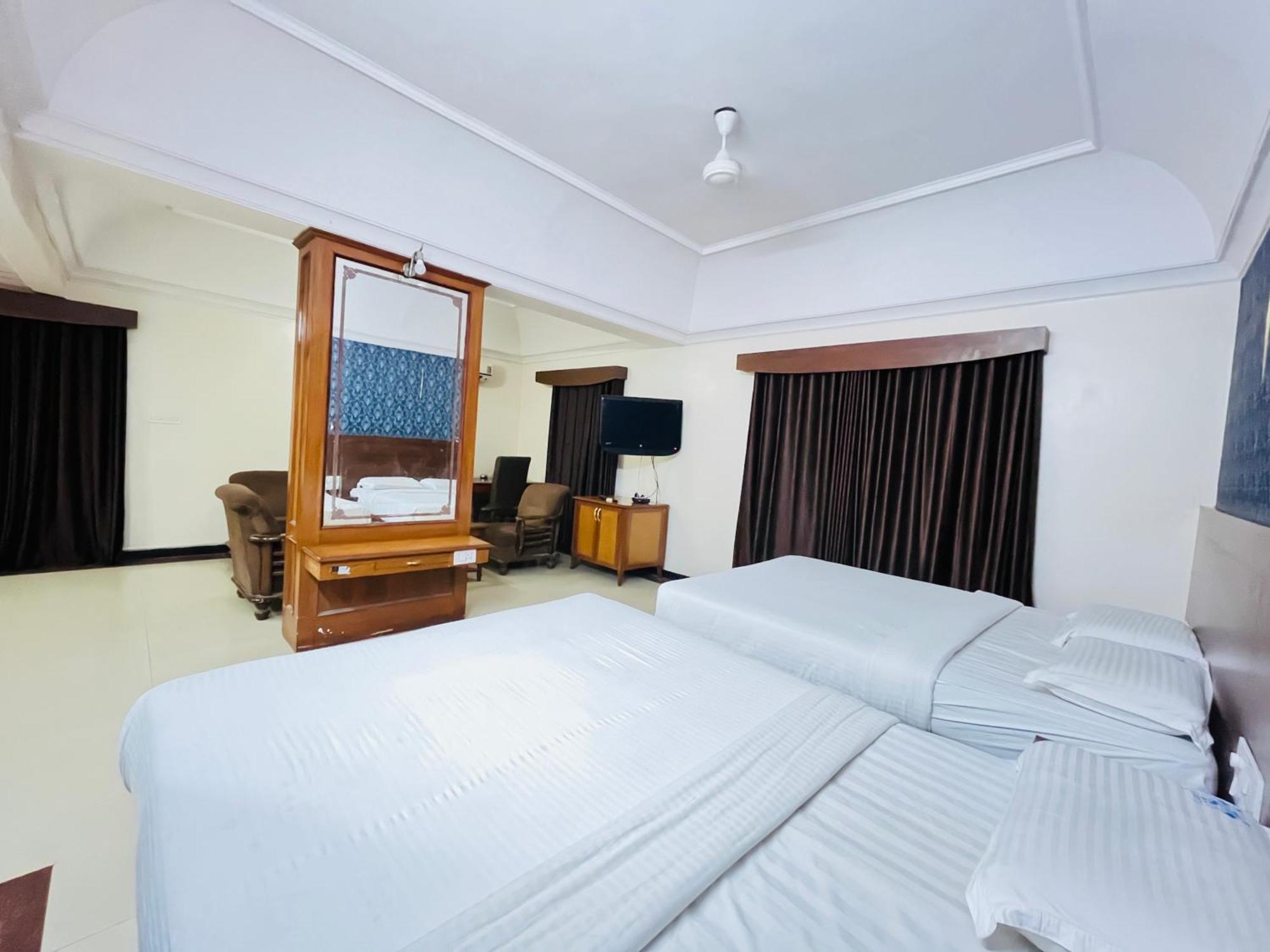 Hotel Chetan International
