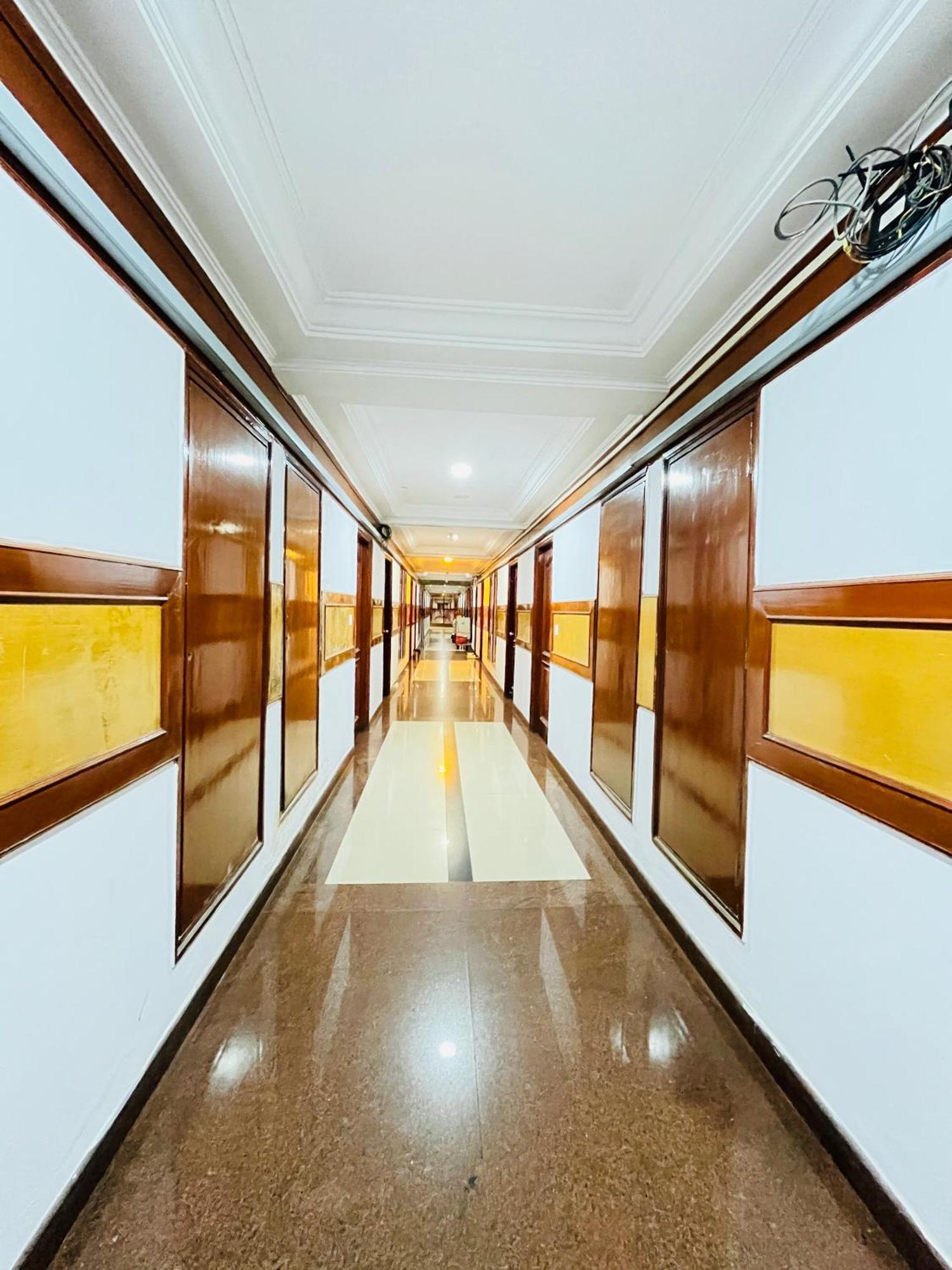 Hotel Chetan International