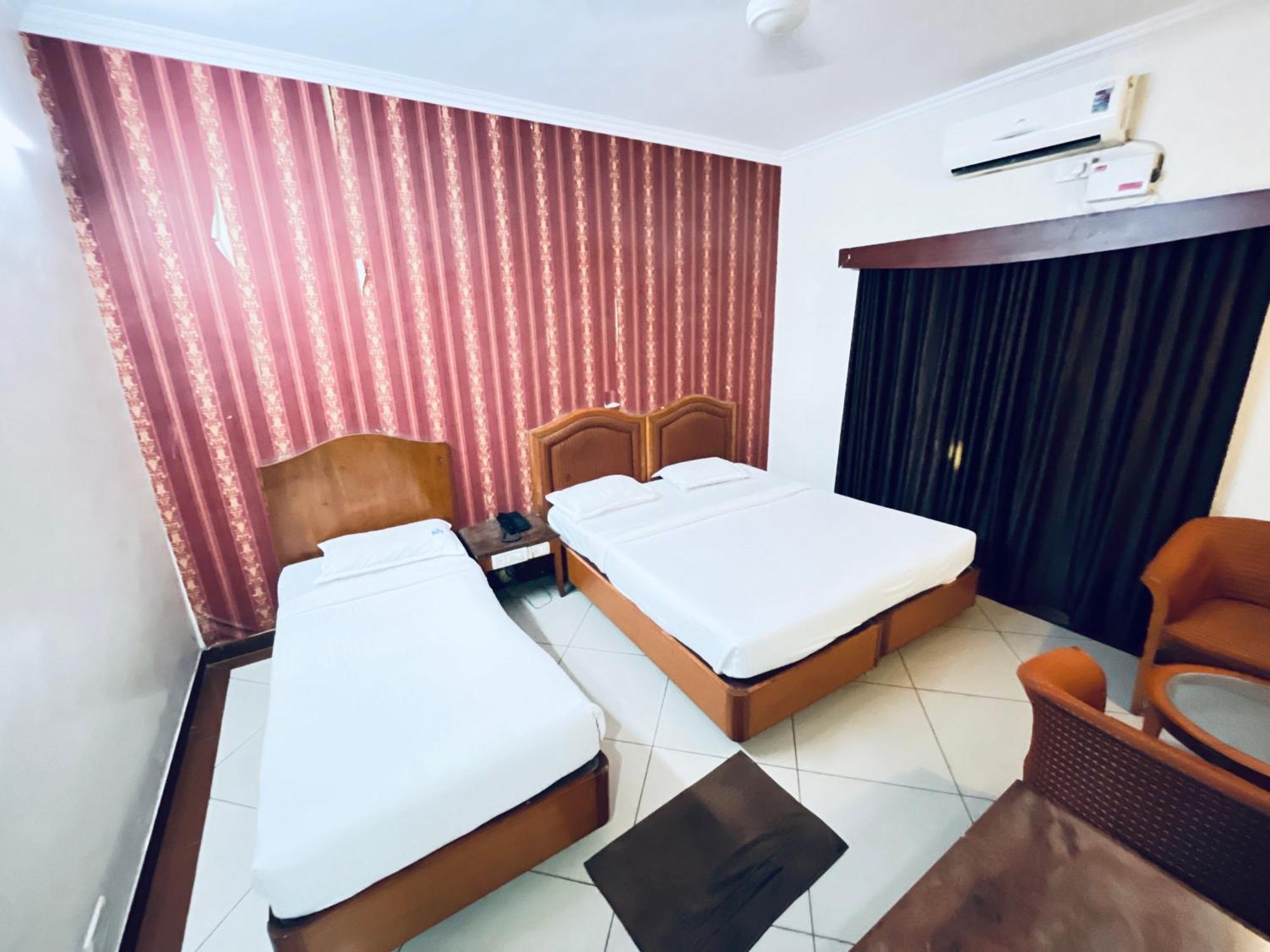 Chetan International Hotel 3*