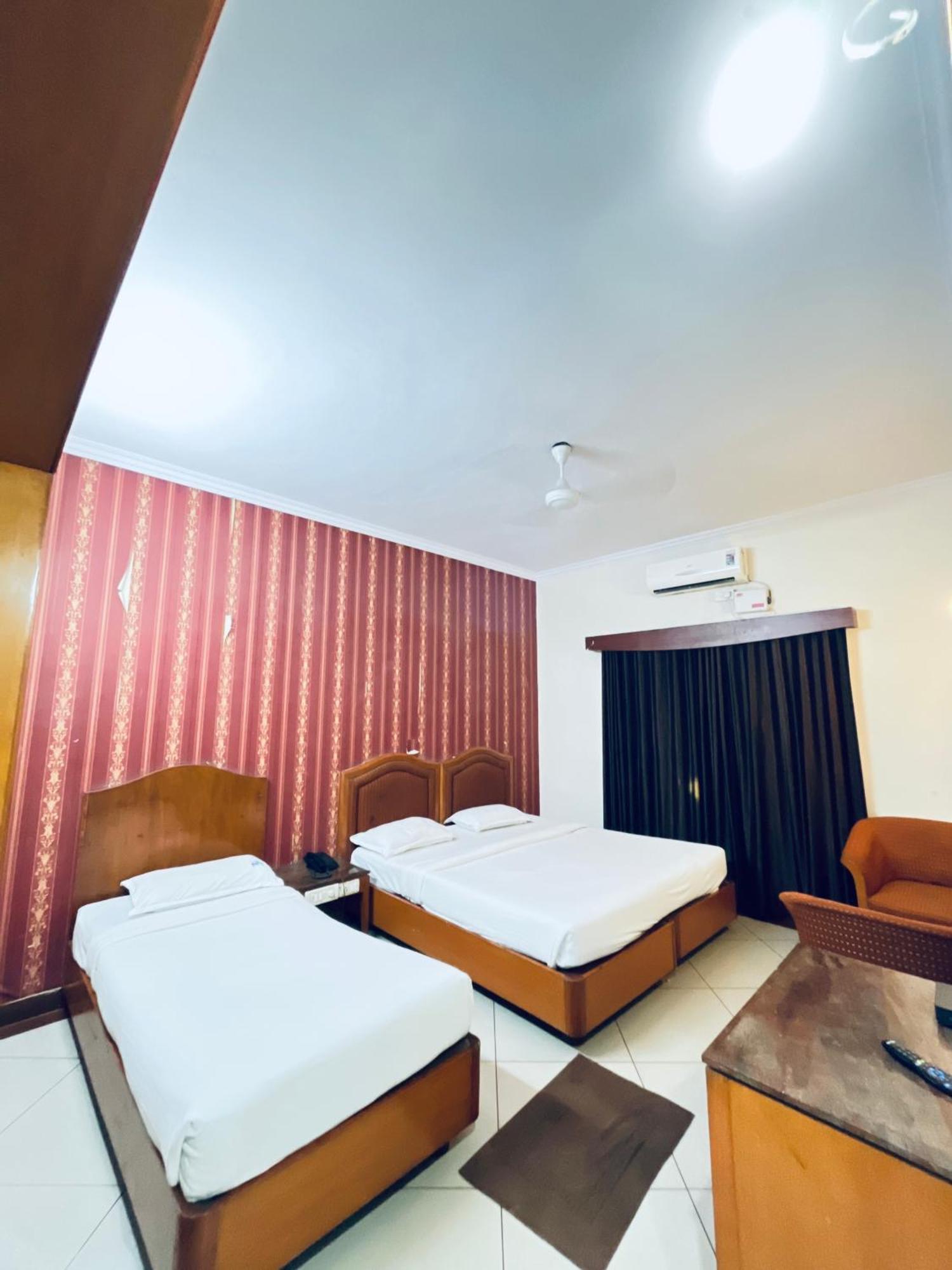 Chetan International Hotel 3*