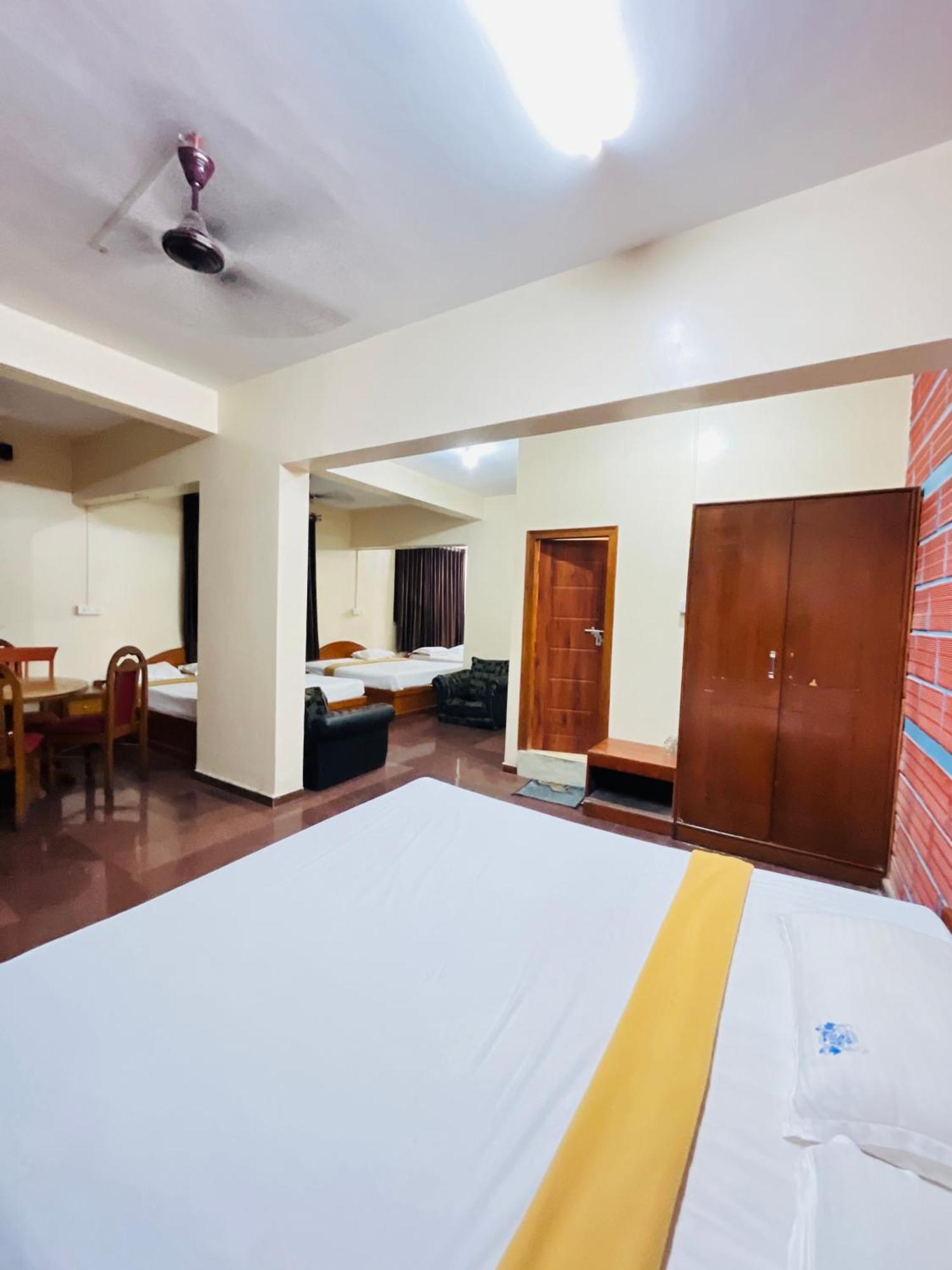 Chetan International Hotel