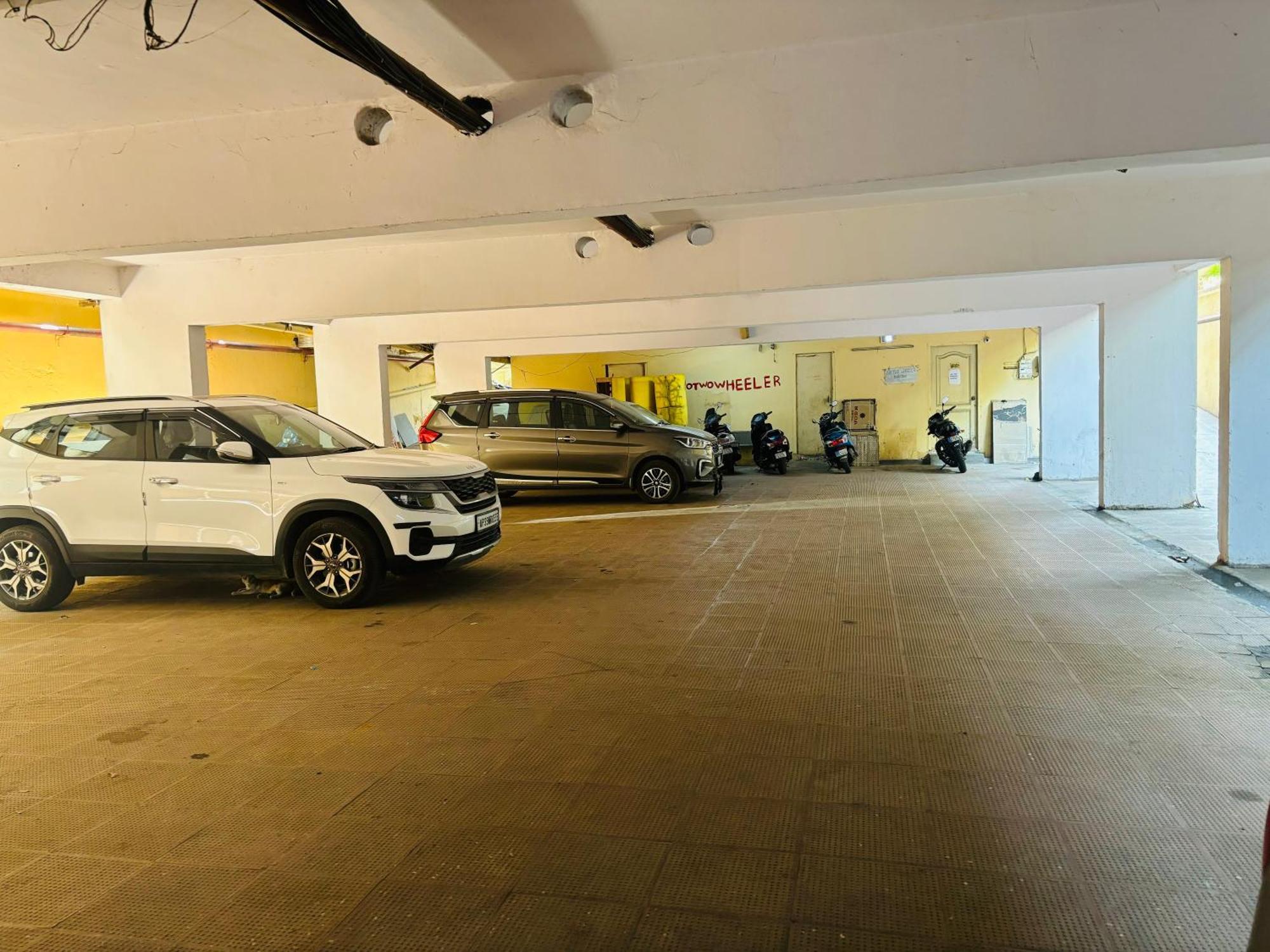 Chetan International Hotel 3*