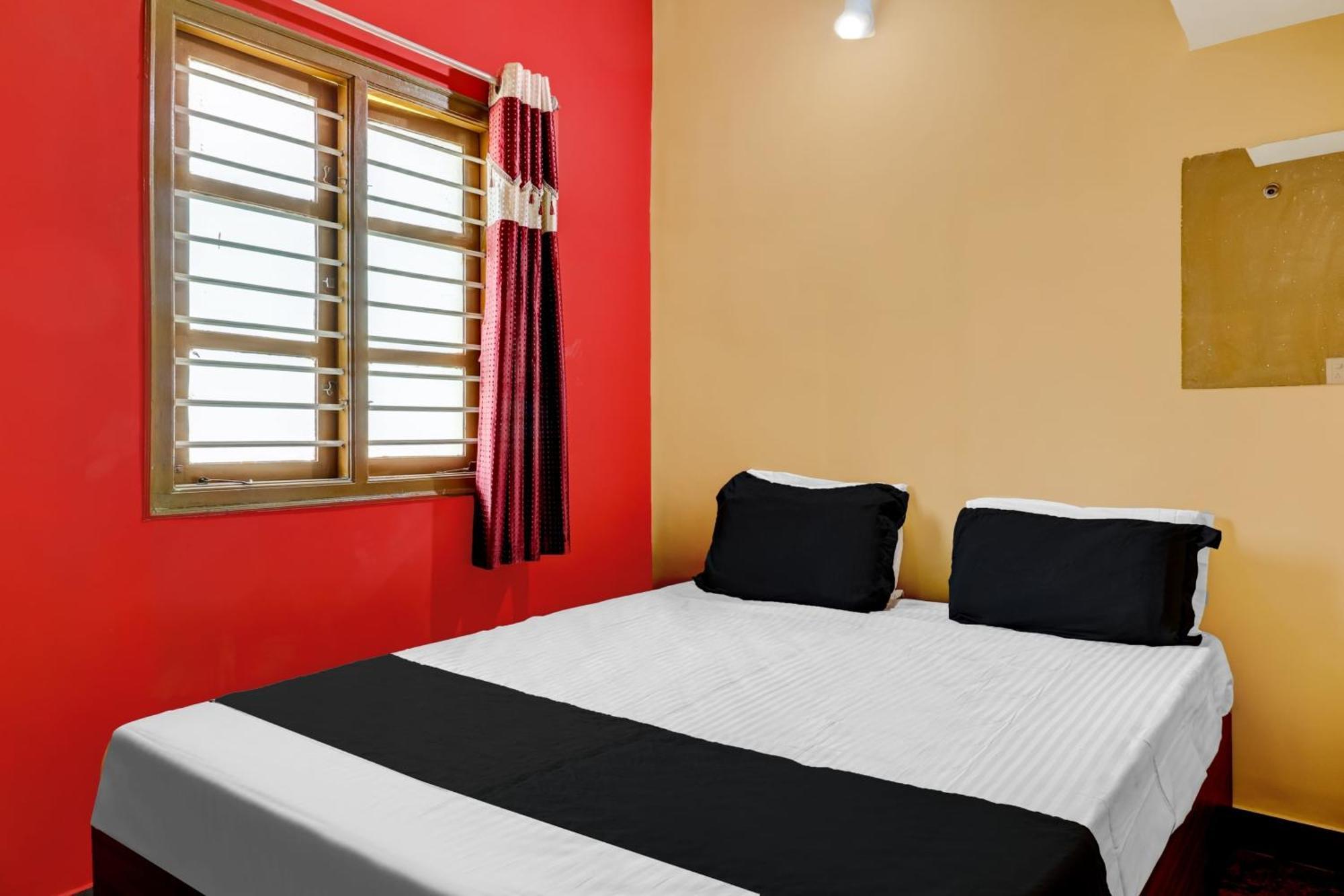 Hotel Collection O Waiterly Boarding & Bangalore