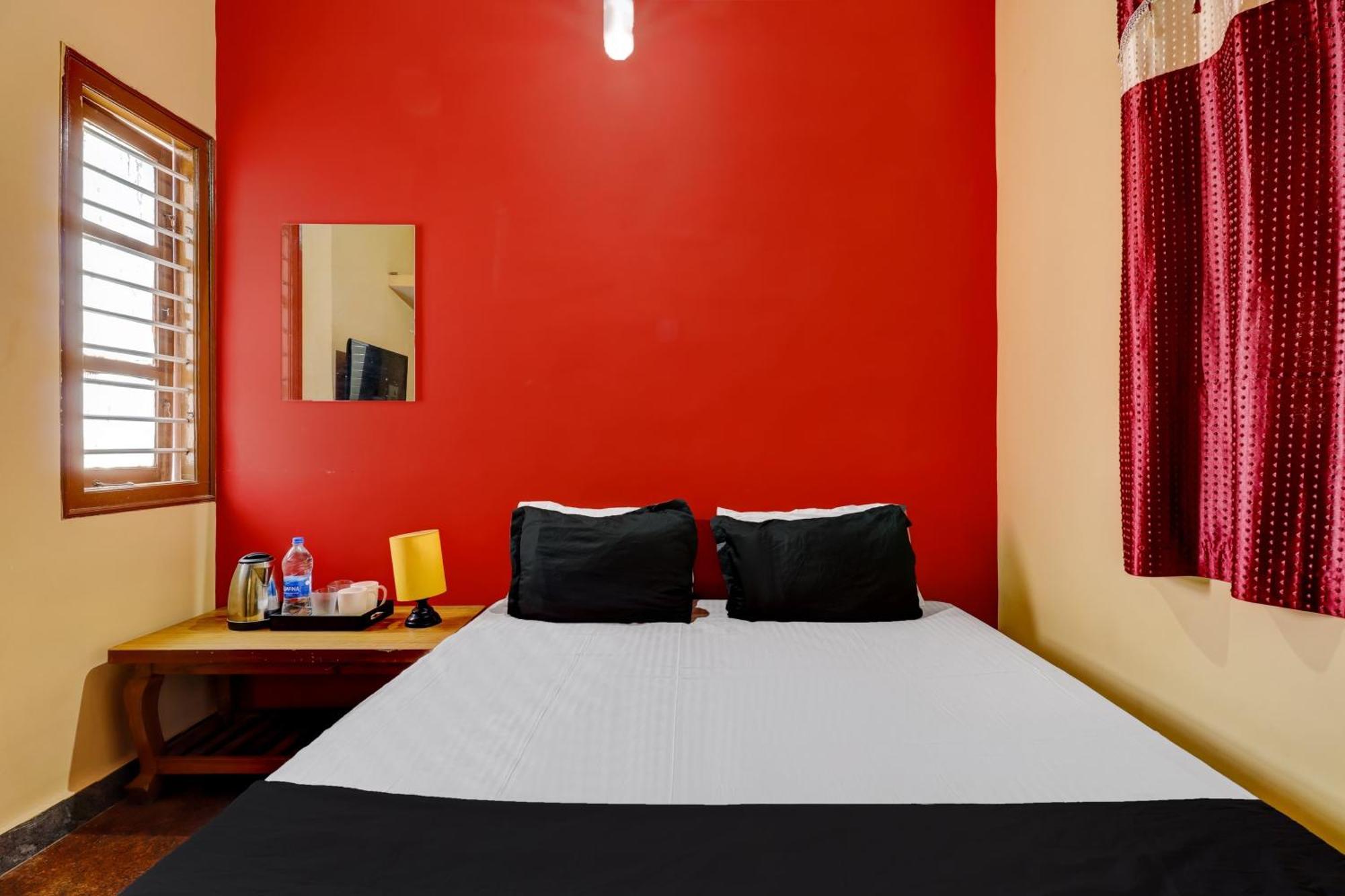Collection O Waiterly Boarding & Hotel Bangalore