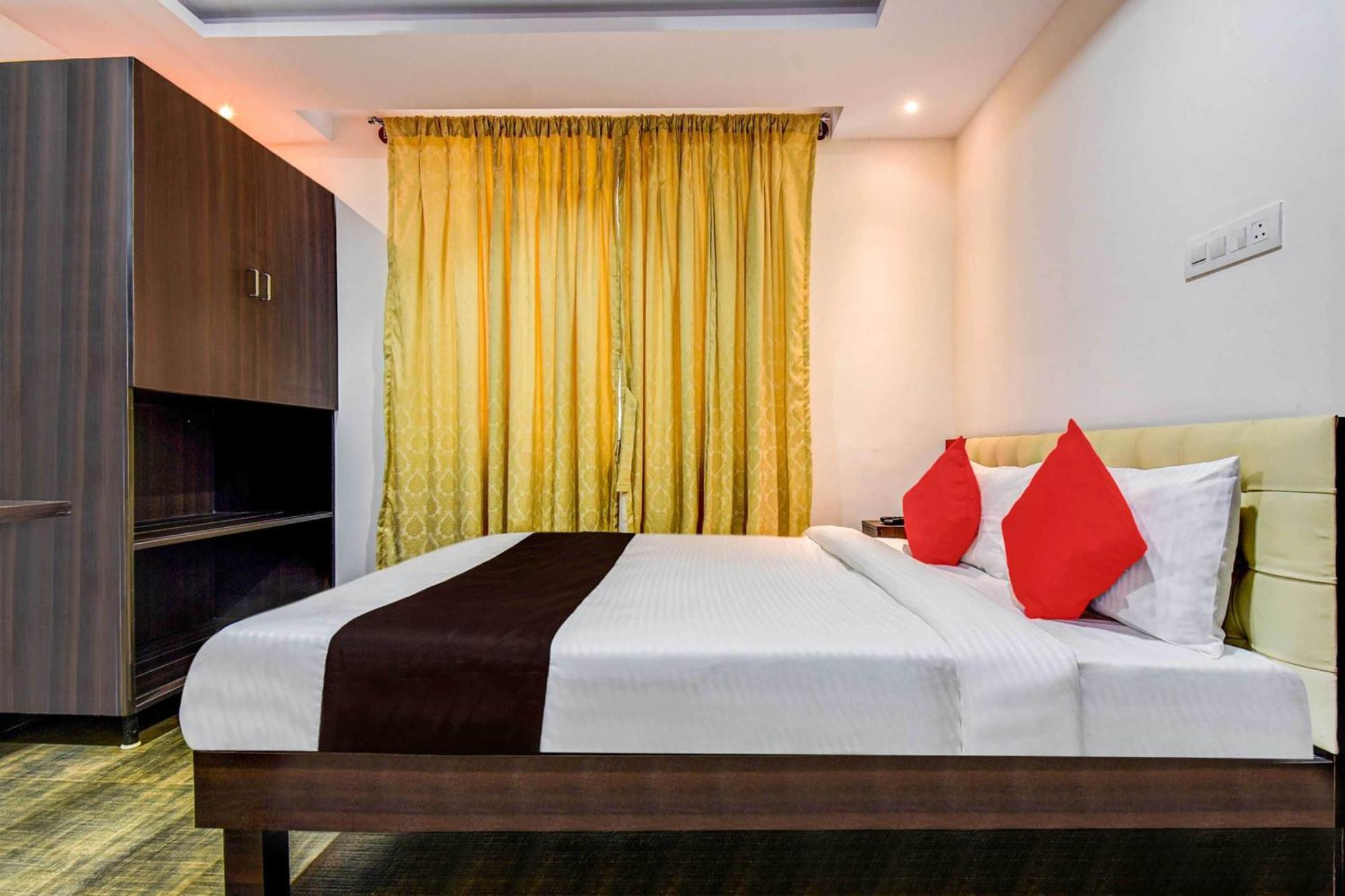 Collection O 73565 J J Global Exotics 3* Bangalore