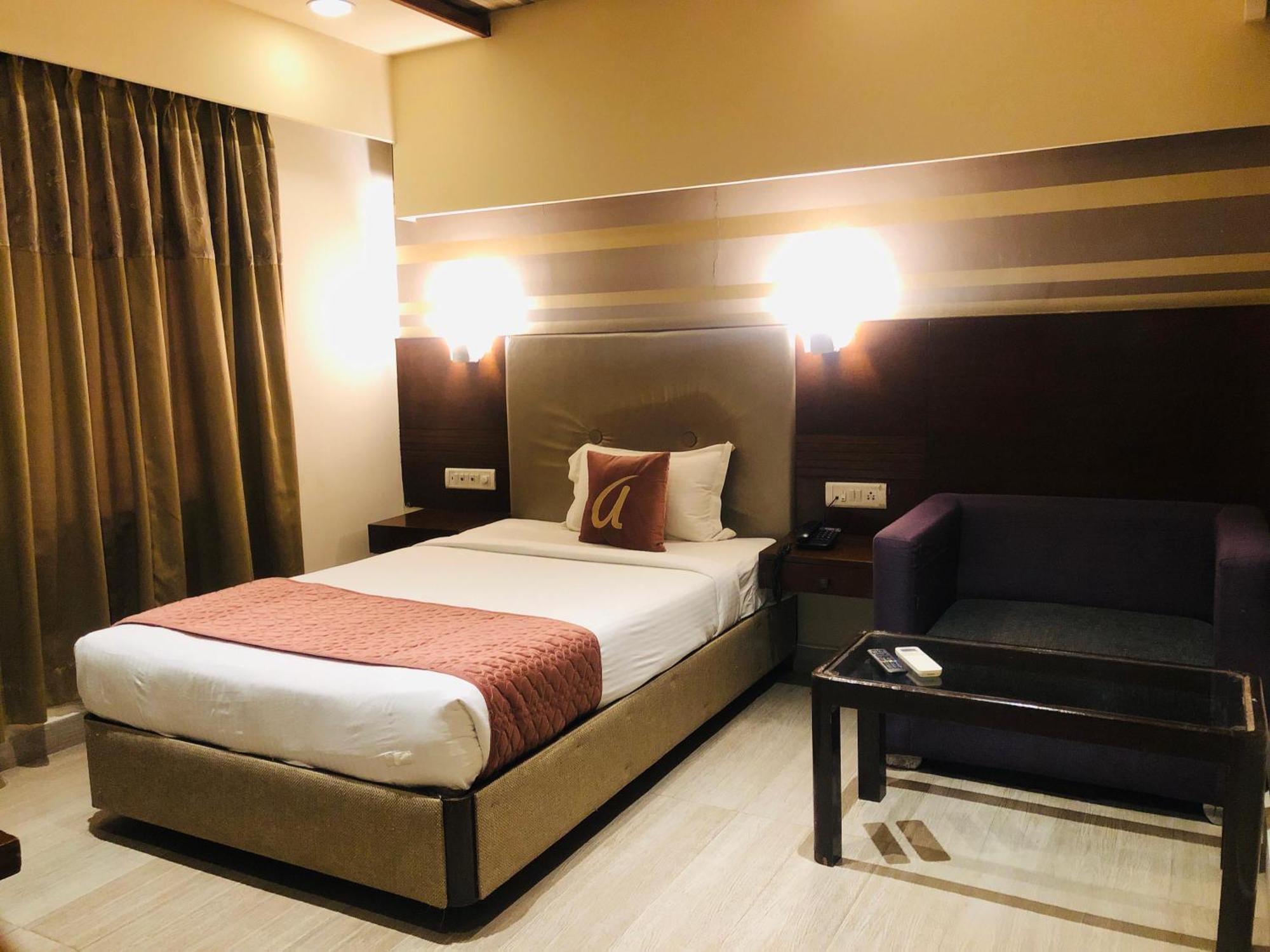 Astra & - Kadubeesanahalli ,opposite Oracle And Jp Morgan, Marathahalli Outer Ring Road 3* Bangalore