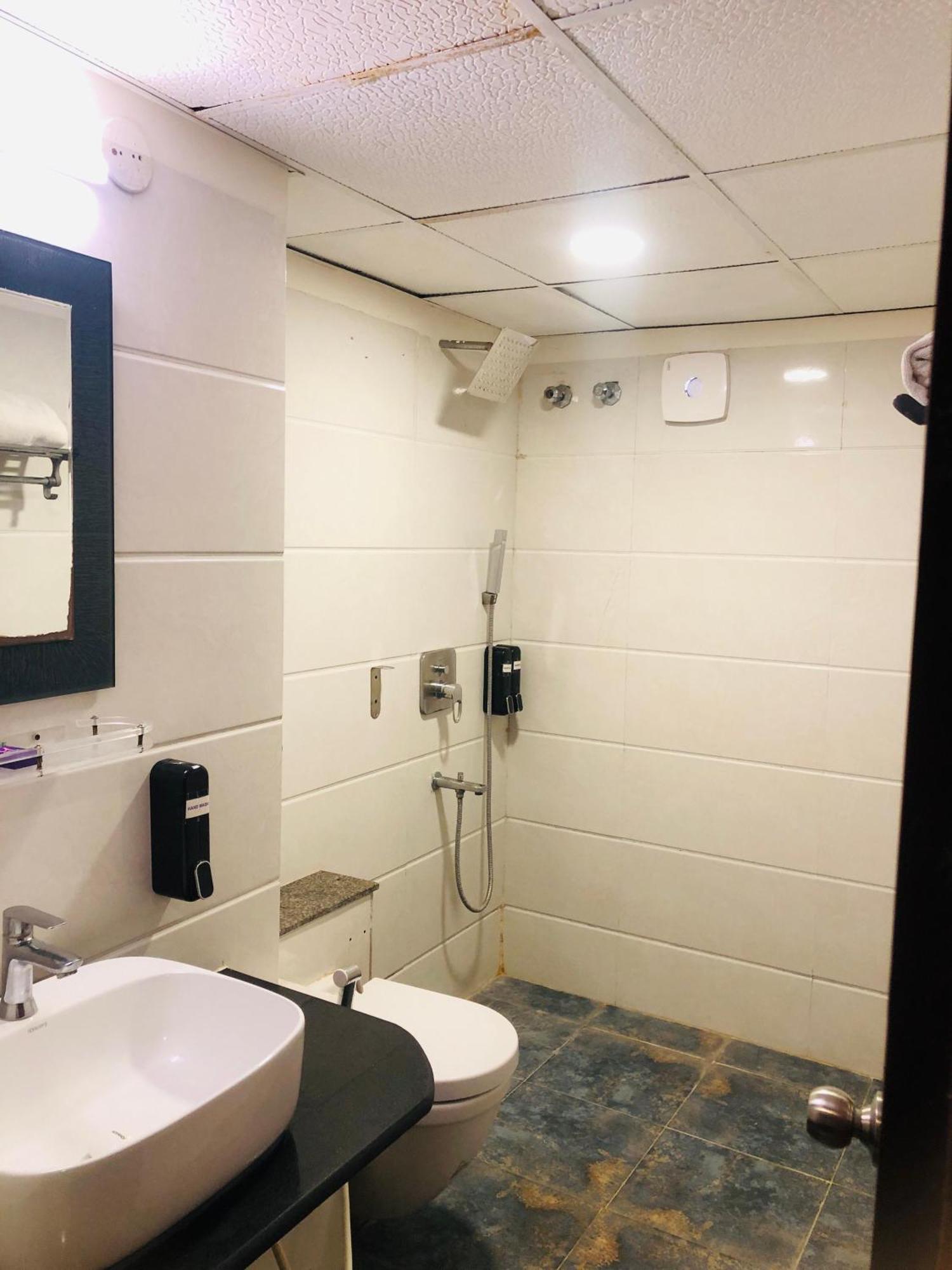 Hotel Astra & - Kadubeesanahalli ,opposite Oracle And Jp Morgan, Marathahalli Outer Ring Road