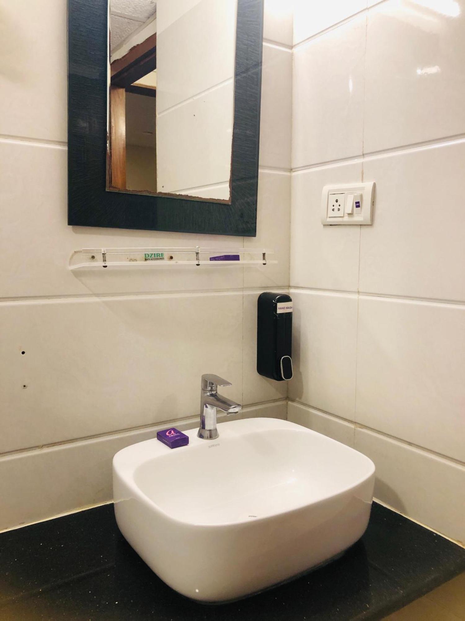 Astra & - Kadubeesanahalli ,opposite Oracle And Jp Morgan, Marathahalli Outer Ring Road 3*