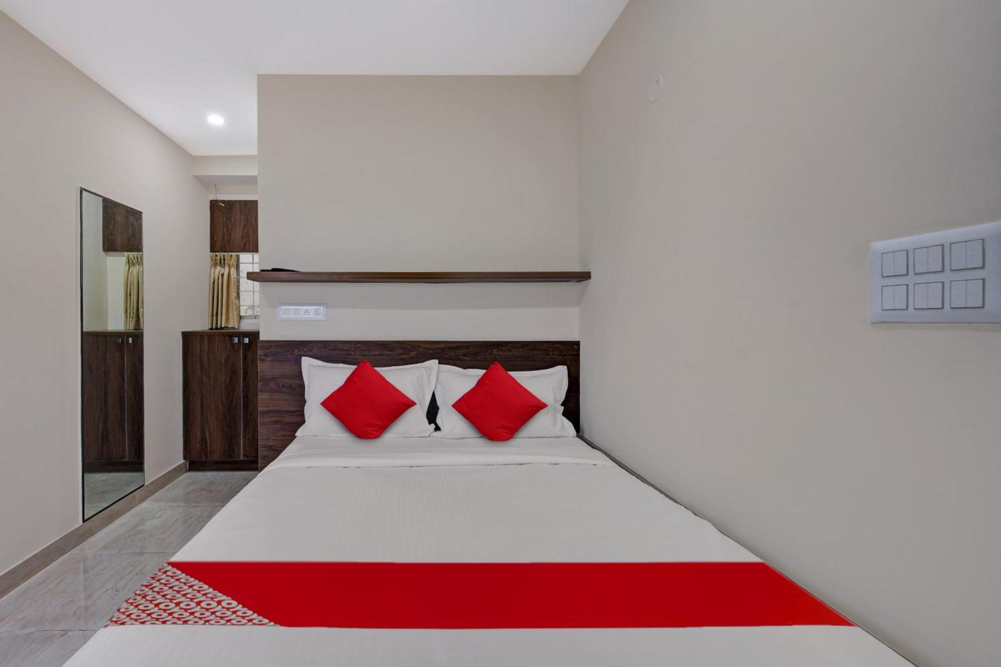 Oyo V G Grand Hotel Bangalore