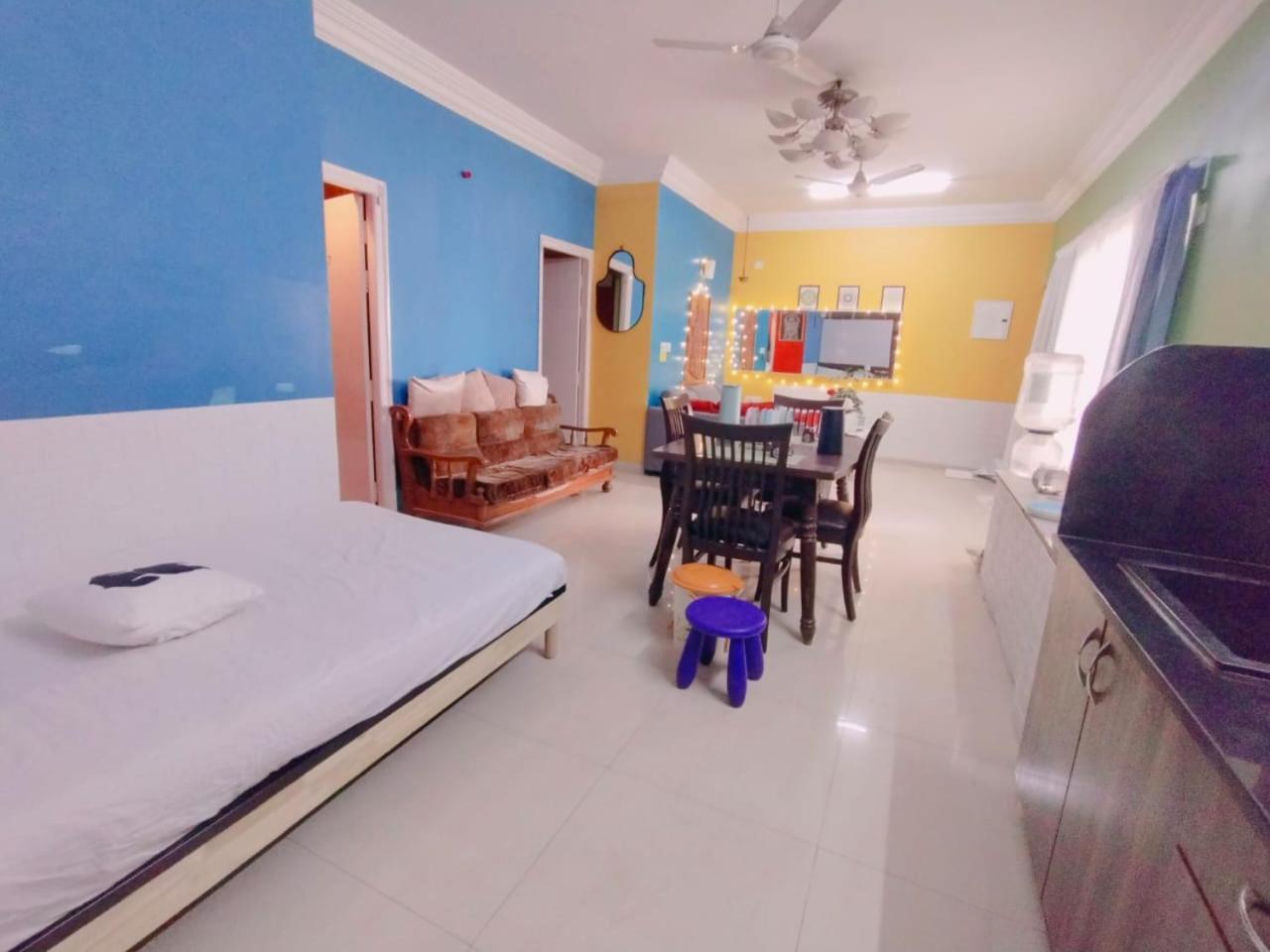 Homestay Amazistay Offers Posh For Two With Private Balcony & Bathroom & Tv, Traveller, With Shared Jacuzzi Paid Access Near Brigade Senate Bangalore