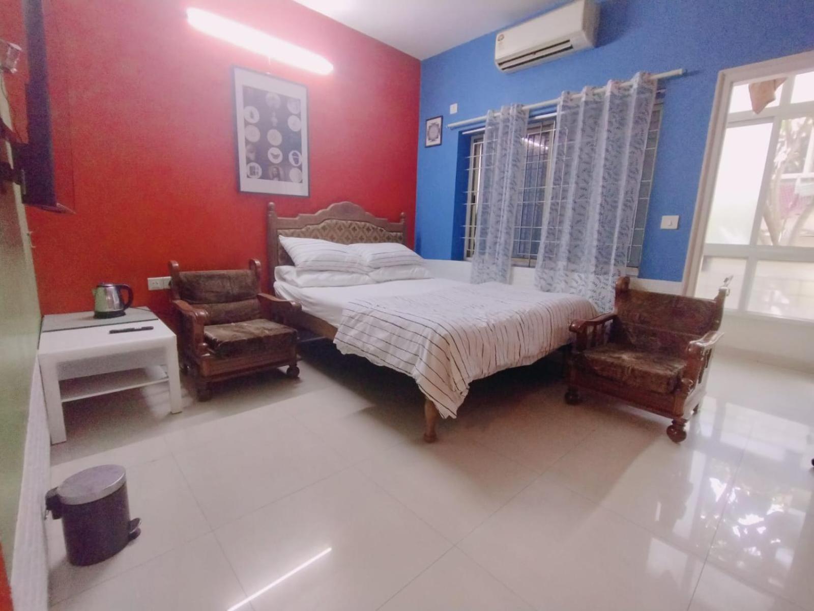 Amazistay Offers Posh For Two With Private Balcony & Bathroom & Tv, Traveller, With Shared Jacuzzi Paid Access Near Brigade Senate *