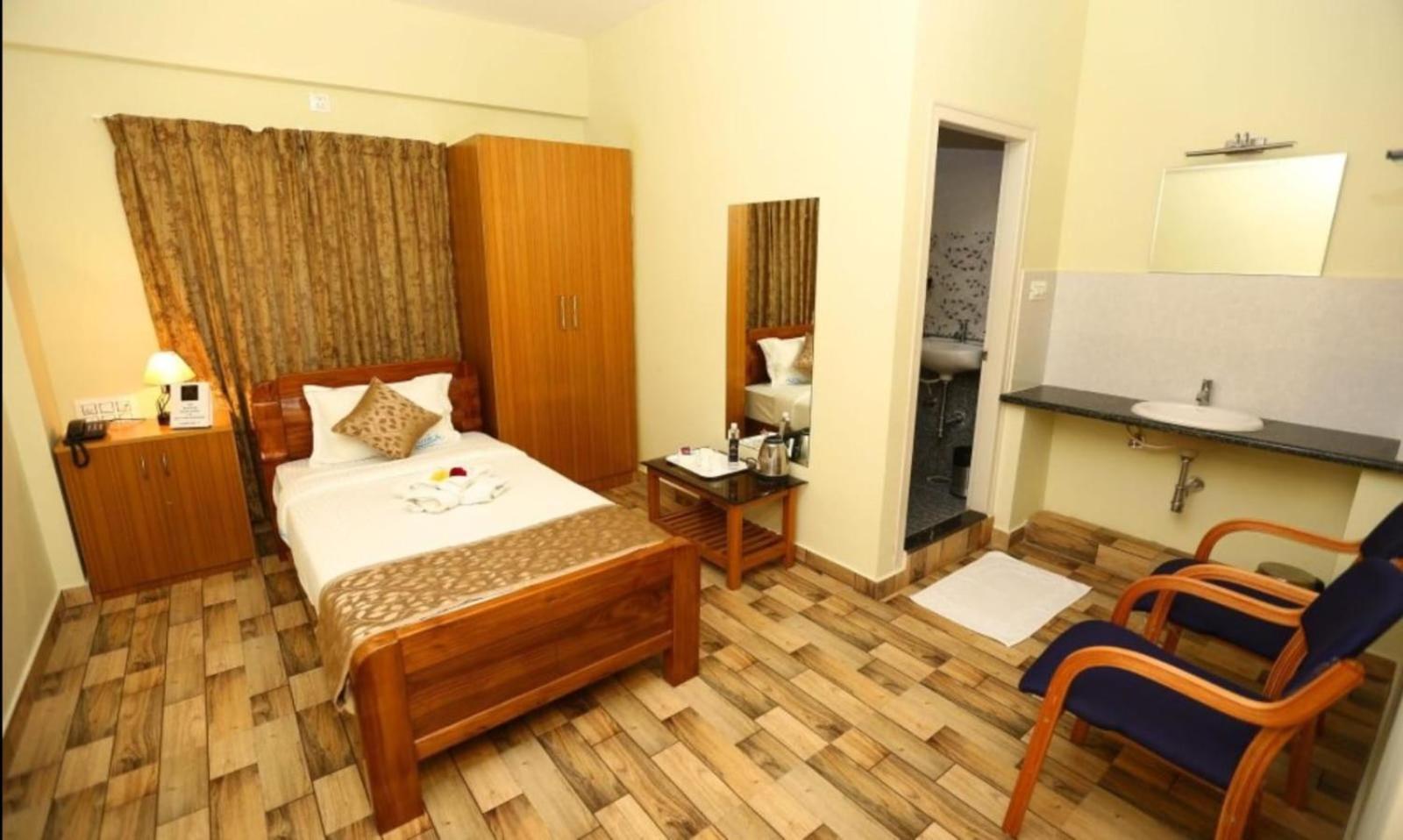 Hotel New Shack 3*