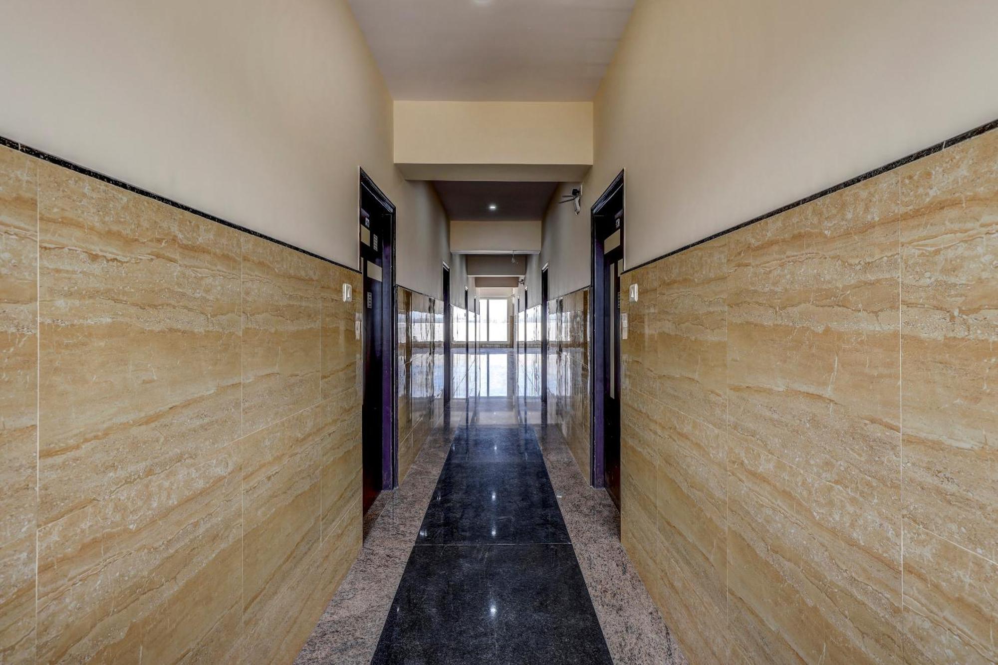 Hotel Oyo Capital O Swayamkrushi Arcade