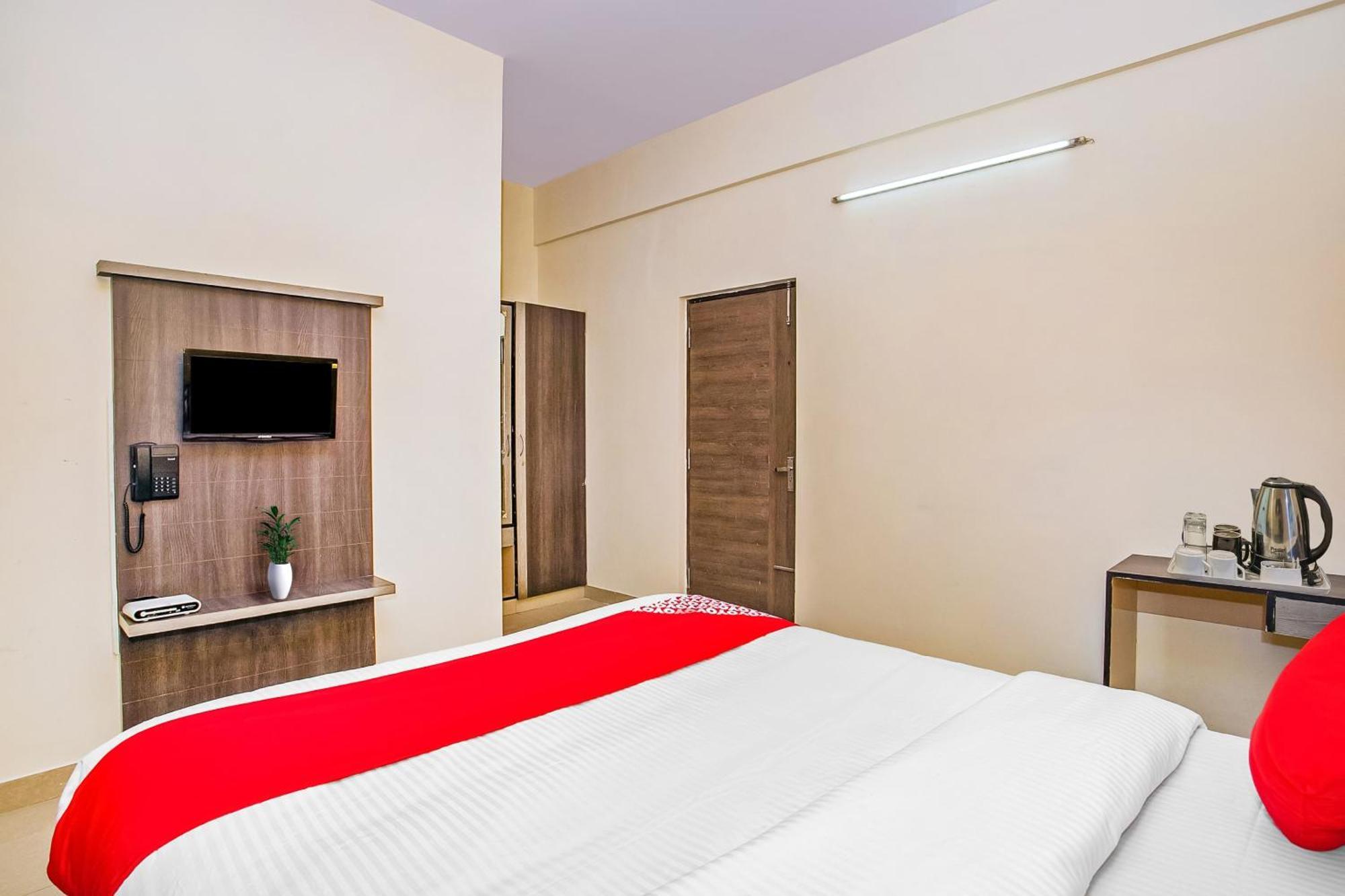Hotel Oyo Athiti Residency 3*