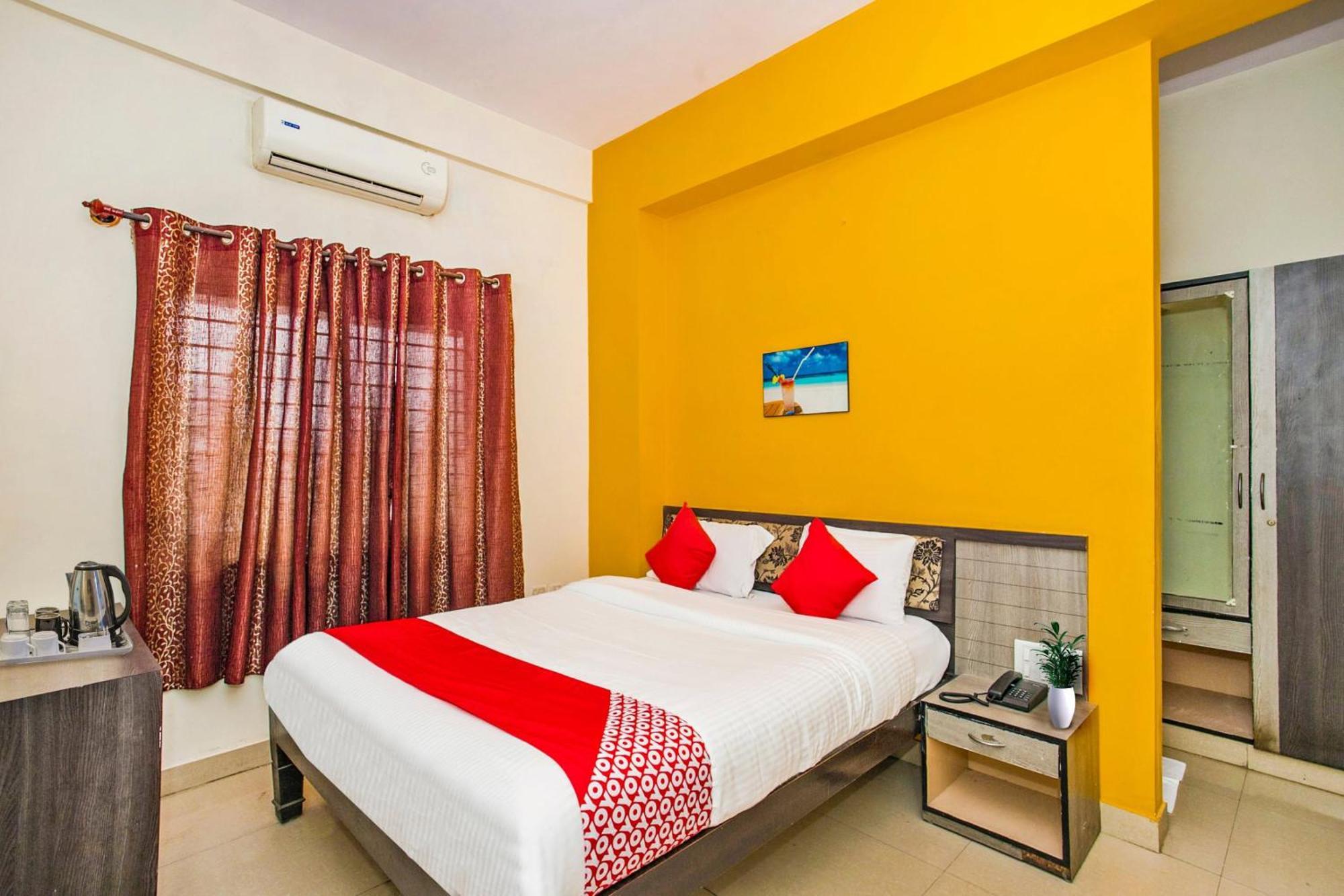 Oyo Athiti Residency Hotel