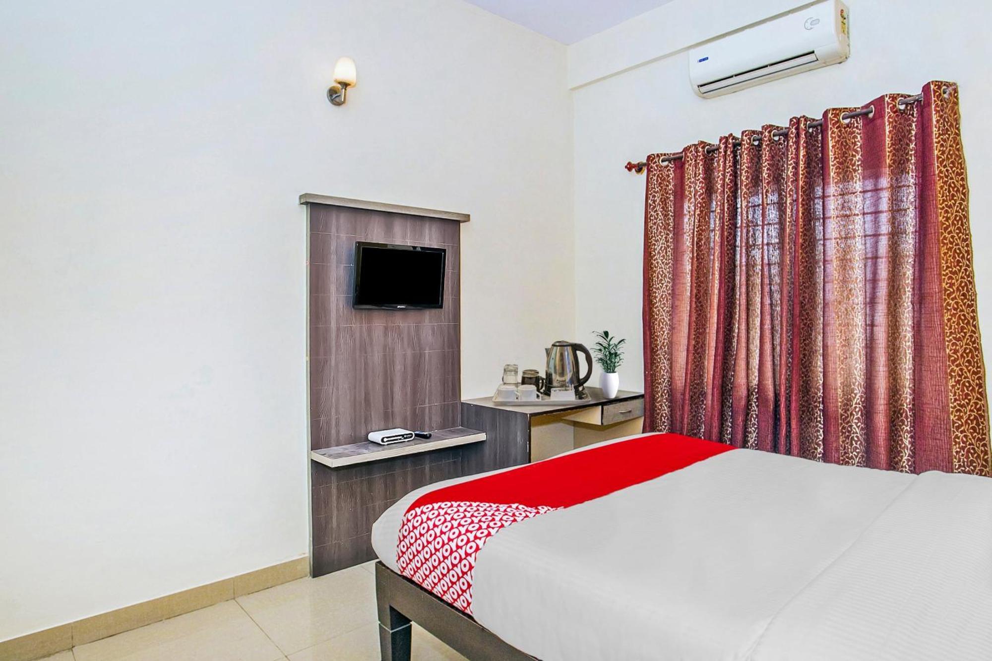 Oyo Athiti Residency Hotel
