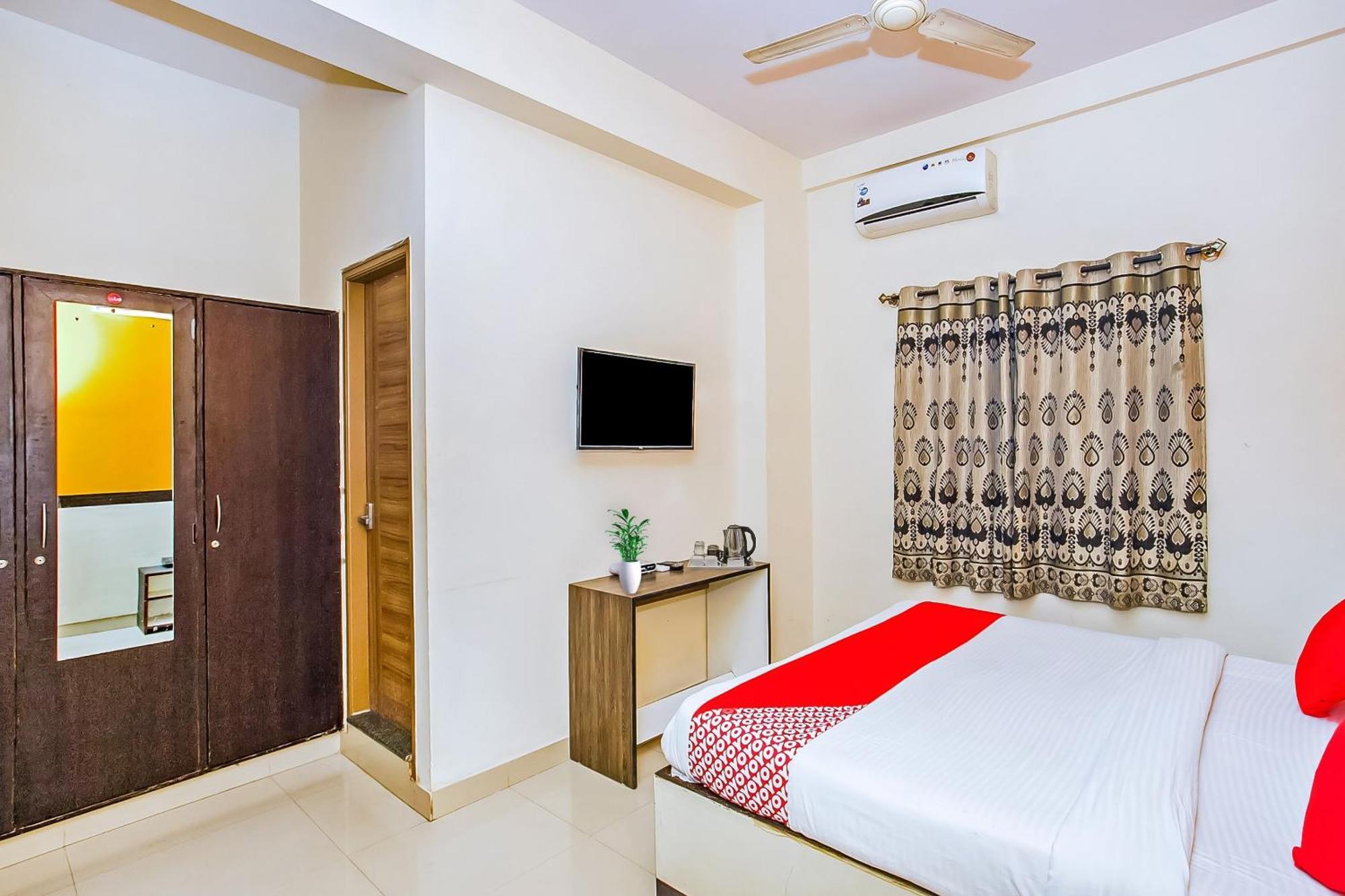 Oyo Athiti Residency Hotel 3*