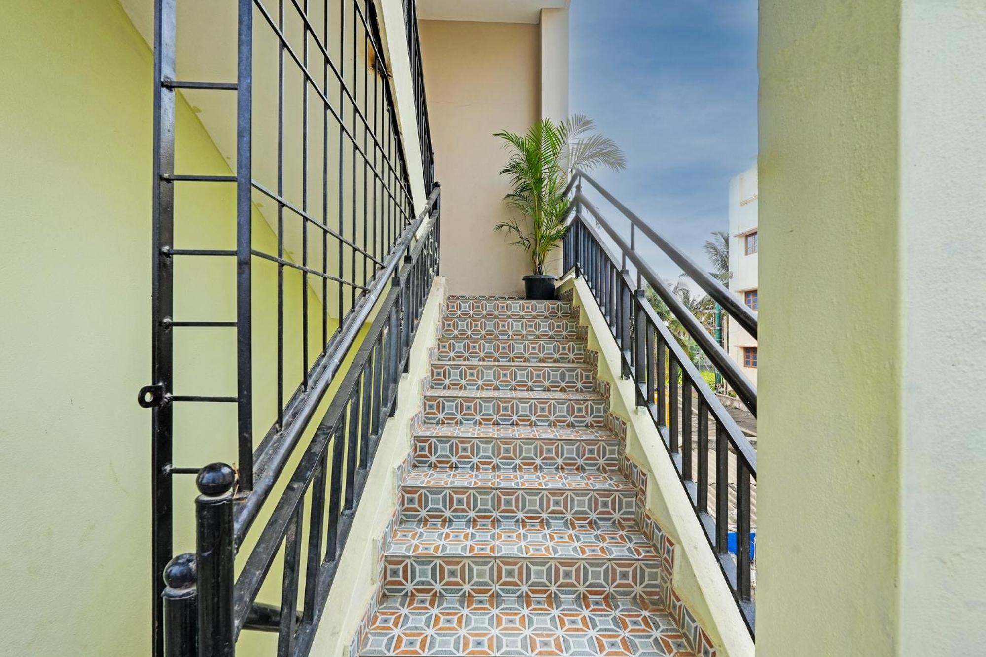 O Suparna Boarding And Lodging And Restaurant Hotel