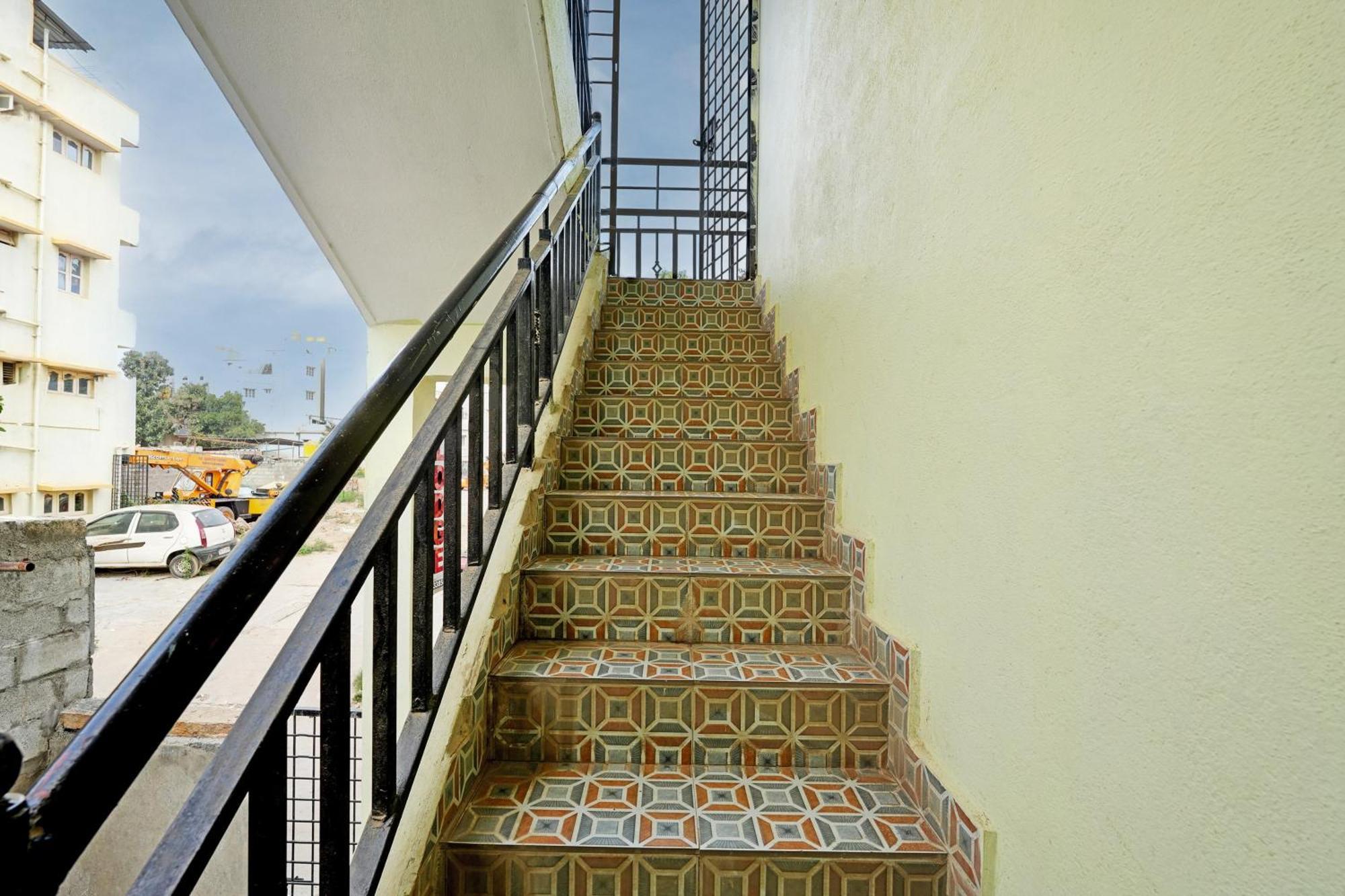 O Suparna Boarding And Lodging And Restaurant Hotel