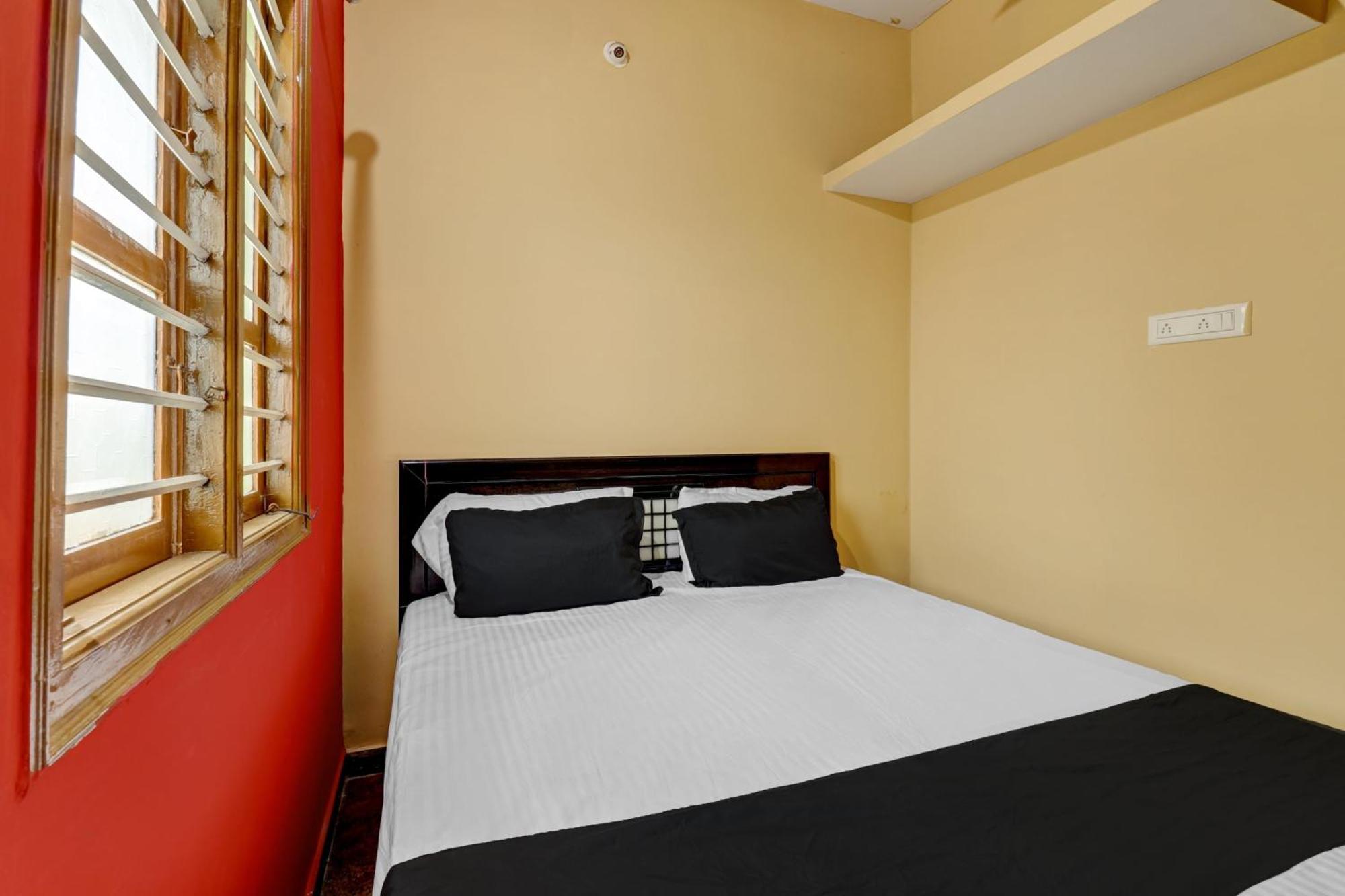 Collection O Waiterly Boarding & 4* Bangalore